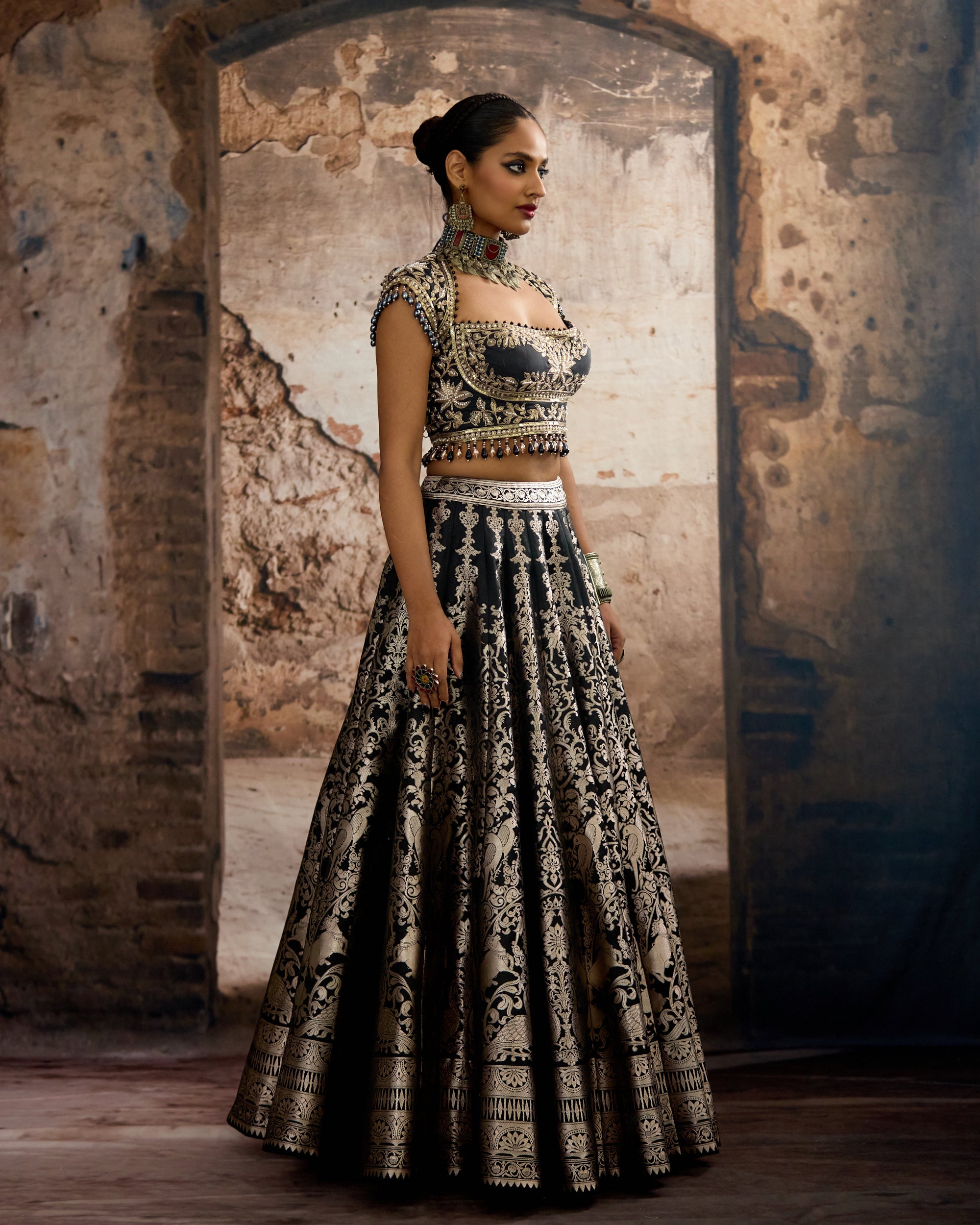 Bethari : Leela - Raven Black