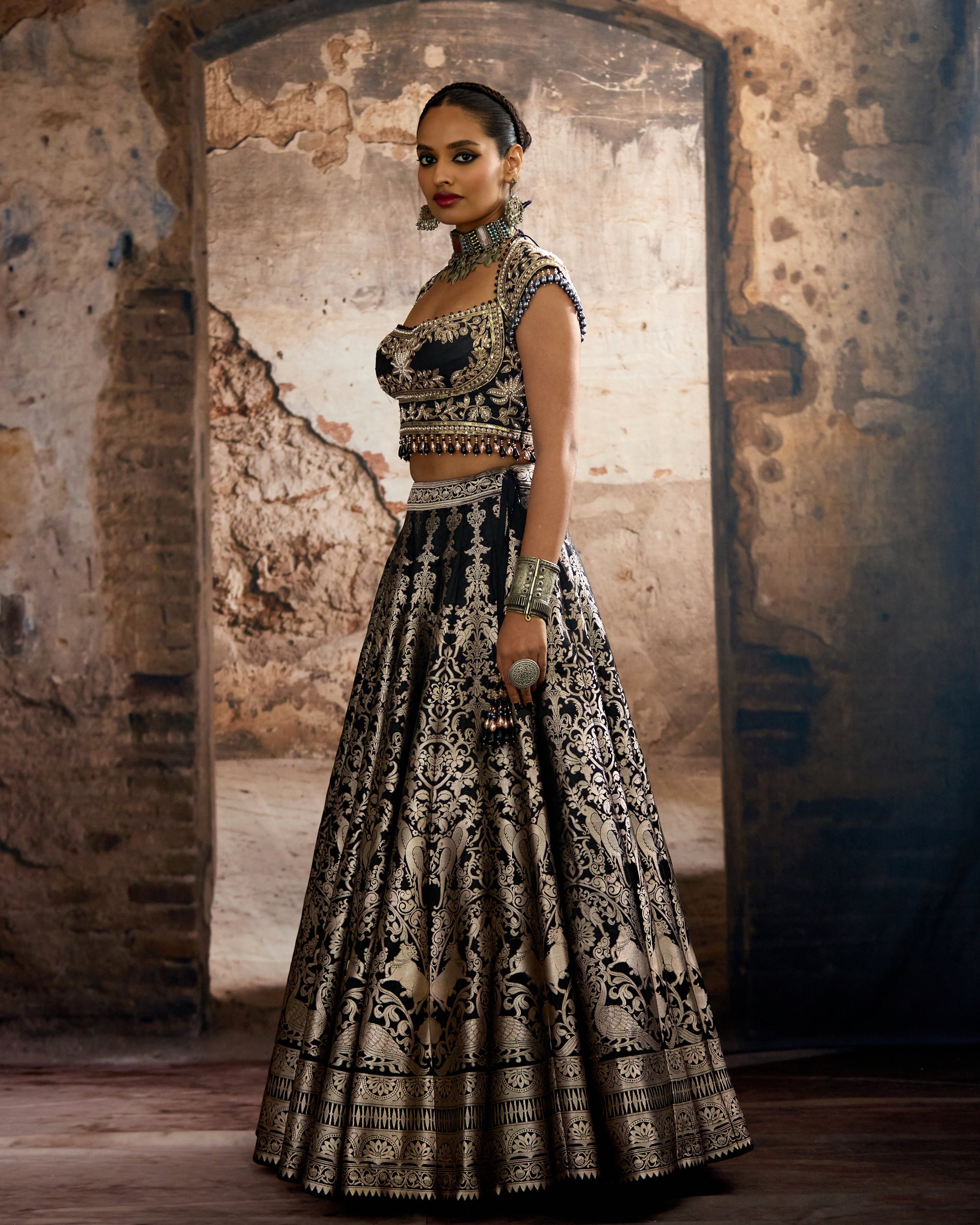 Bethari : Leela - Raven Black