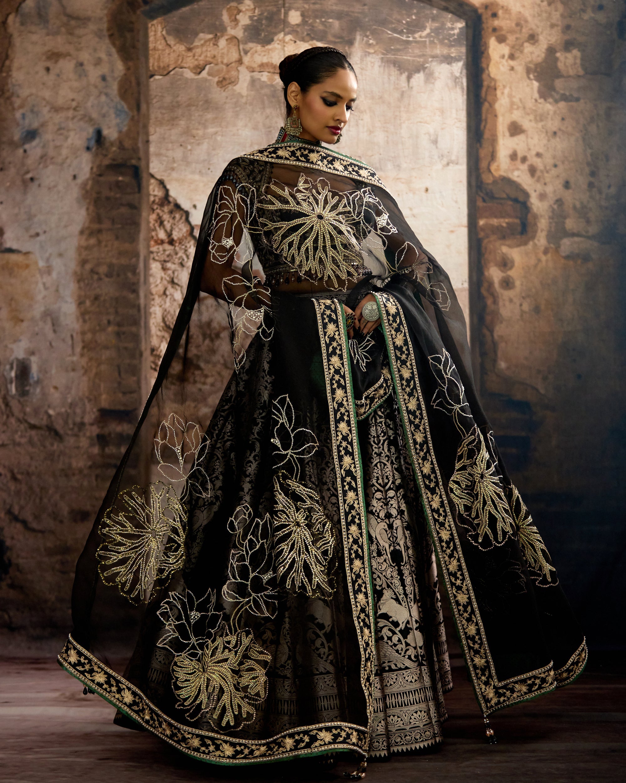 Bethari : Leela - Raven Black