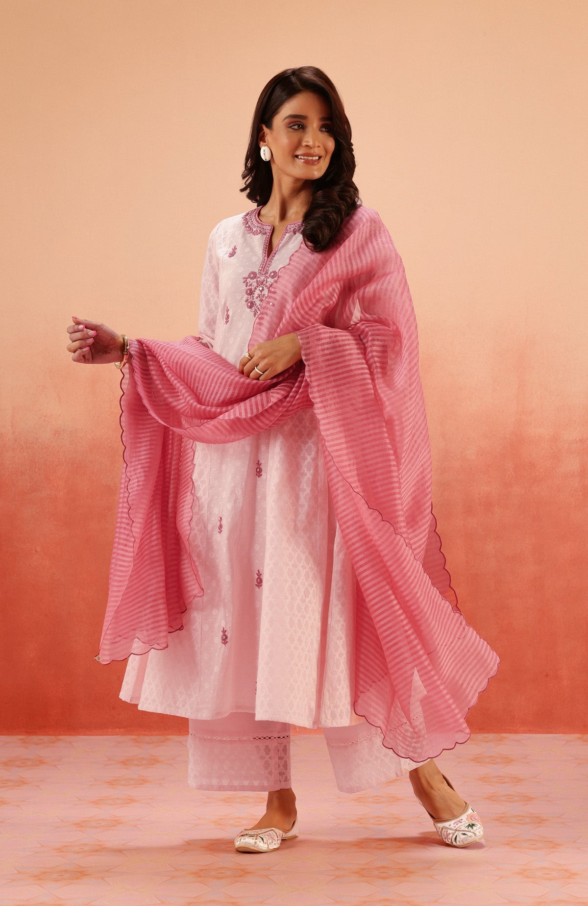 GULNAAR PINK JACQUARD EMBROIDERED HANDCRAFTED KURTA SET