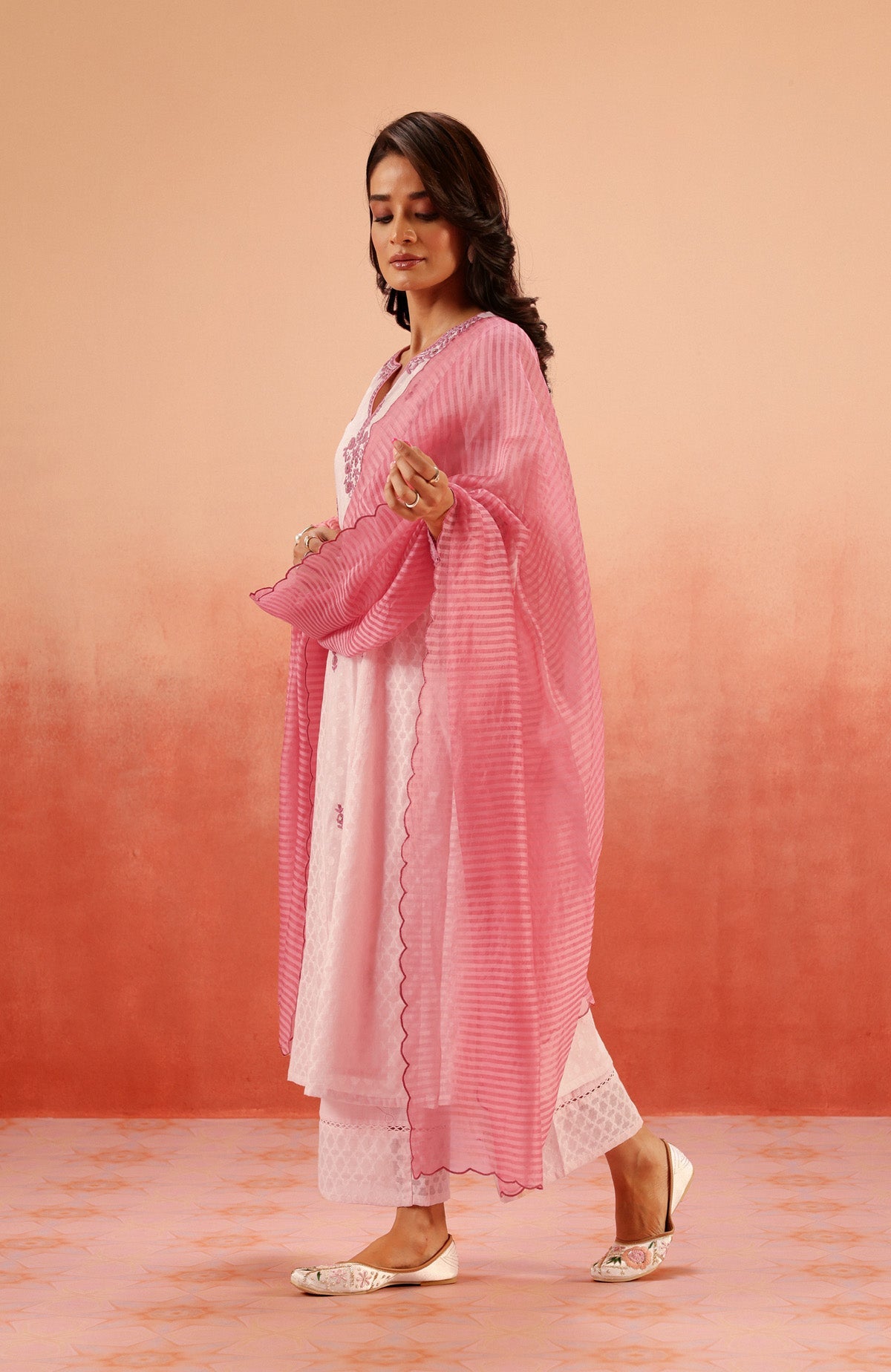 GULNAAR PINK JACQUARD EMBROIDERED HANDCRAFTED KURTA SET