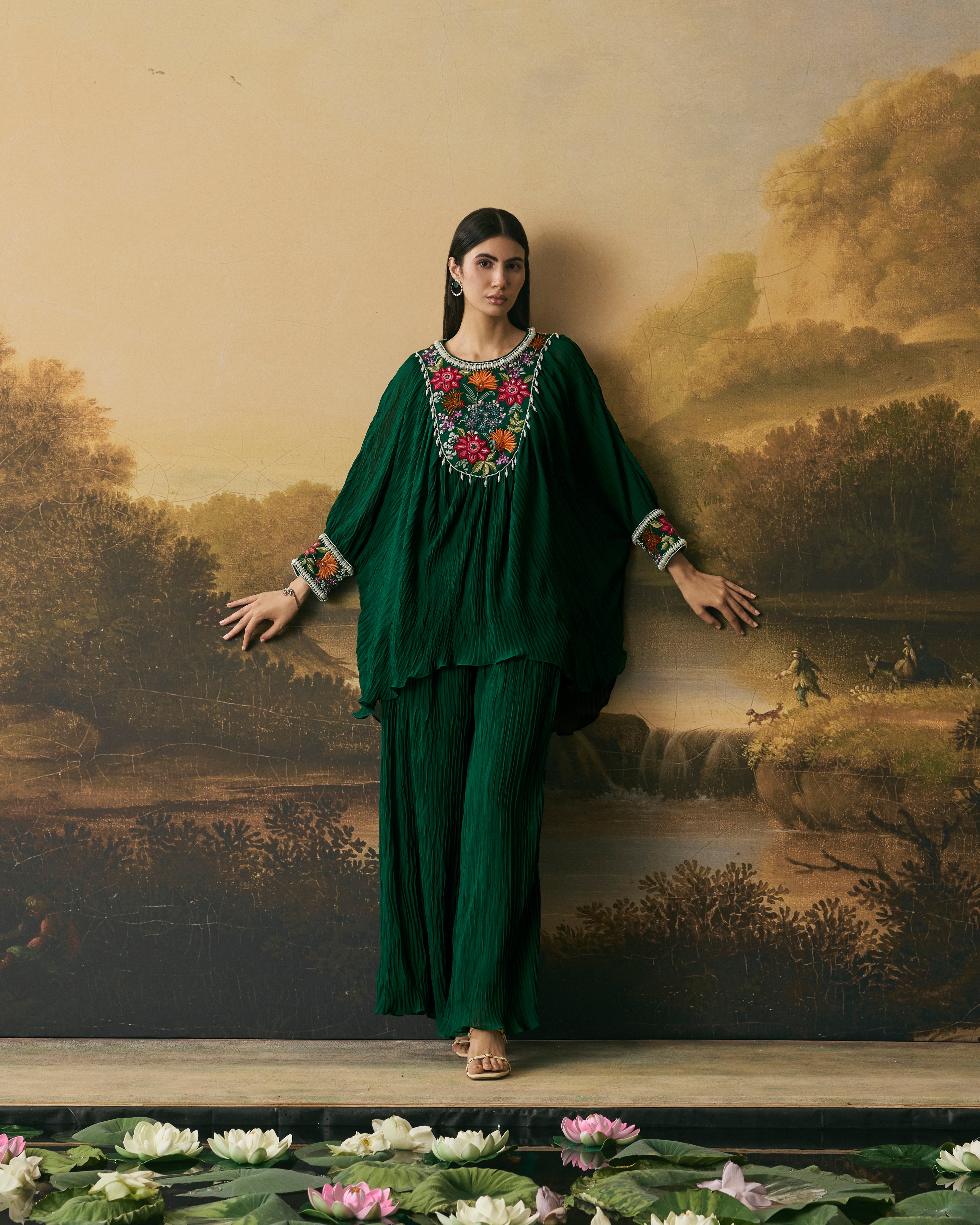 EMERALD GREEN FLORAL TEXTURED KIMONO TUNIC WITH PANTS