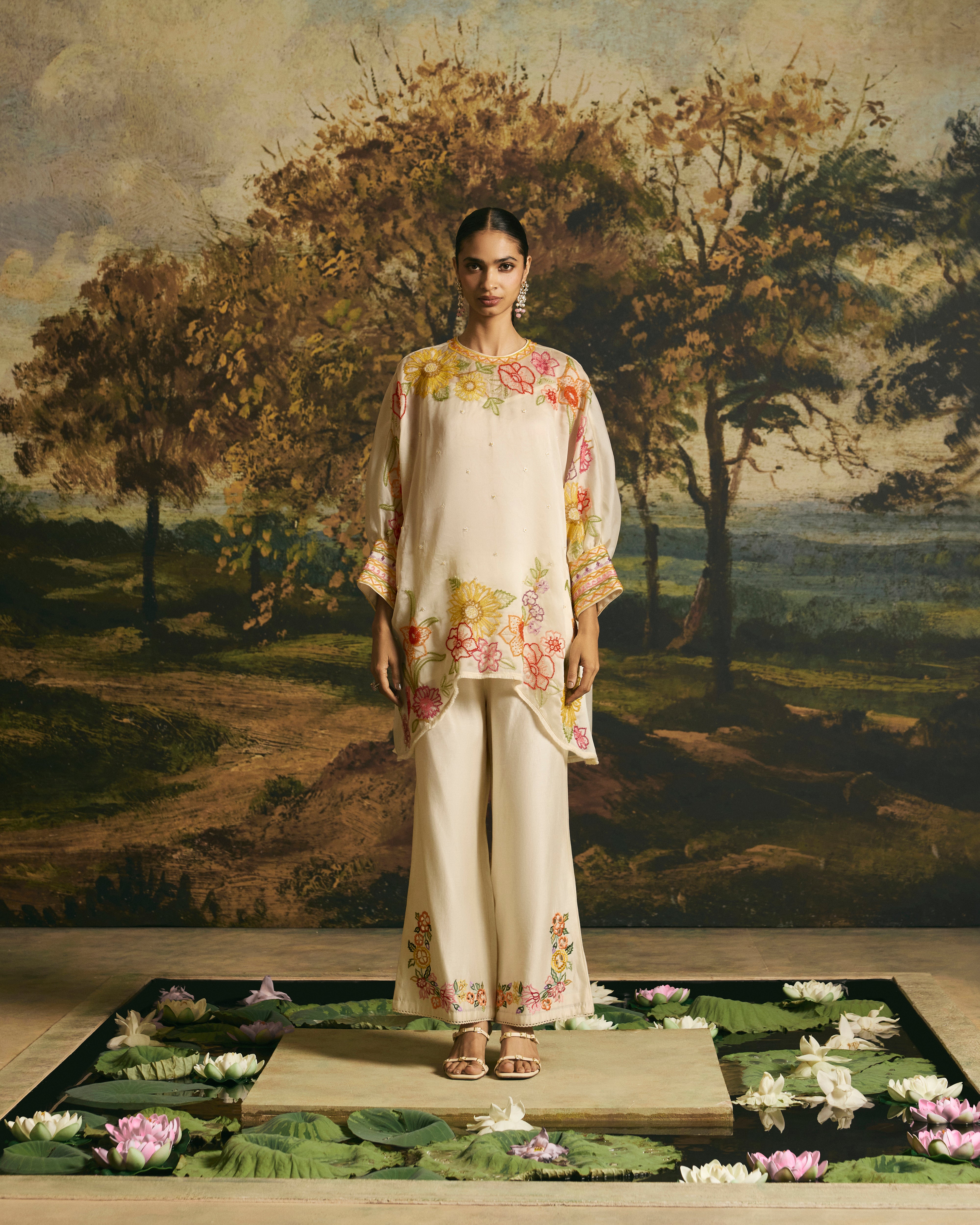IVORY FLORAL BLOSSOM TUNIC WITH CUTWORK PANTS