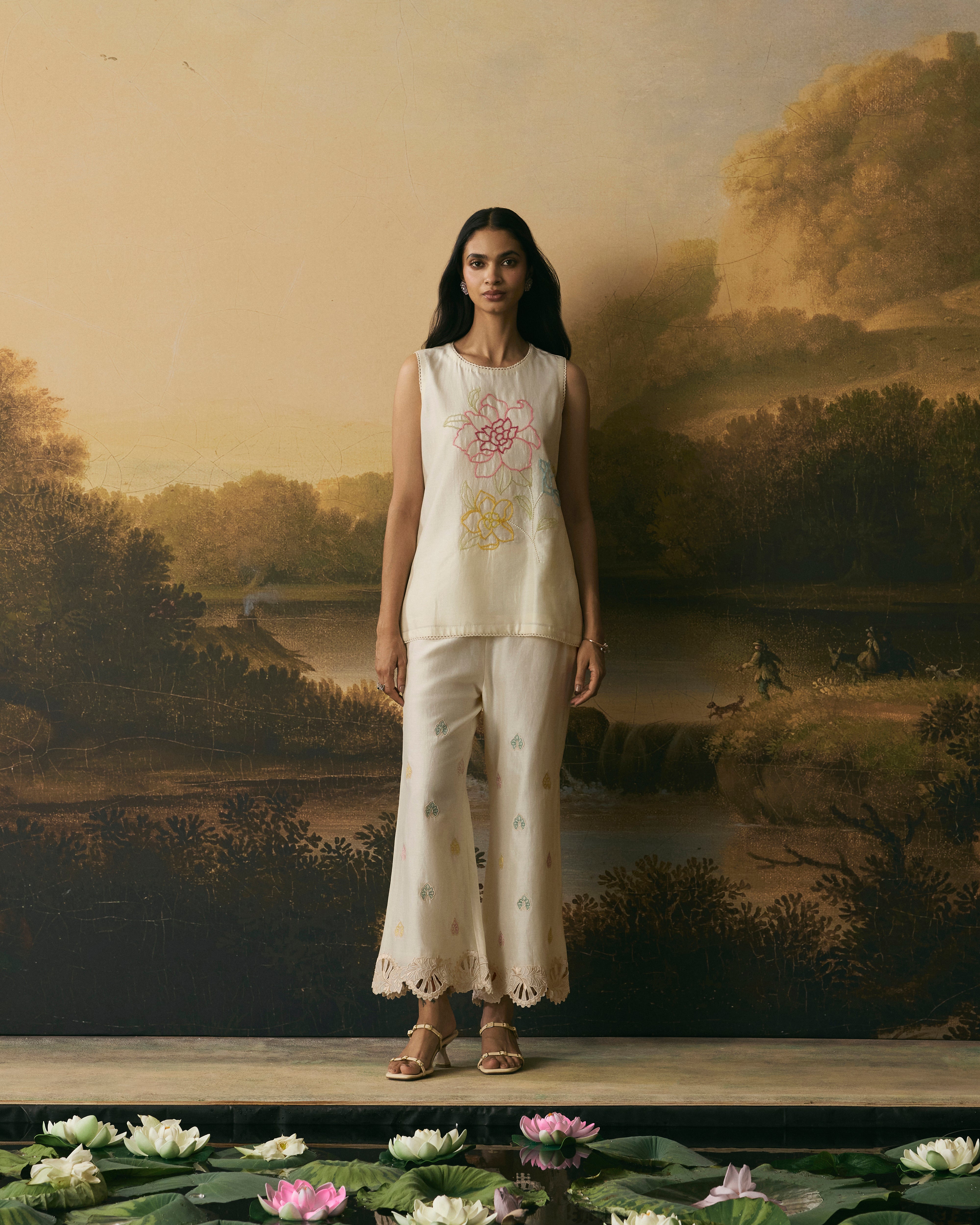 IVORY FLORAL BLOSSOM TUNIC
