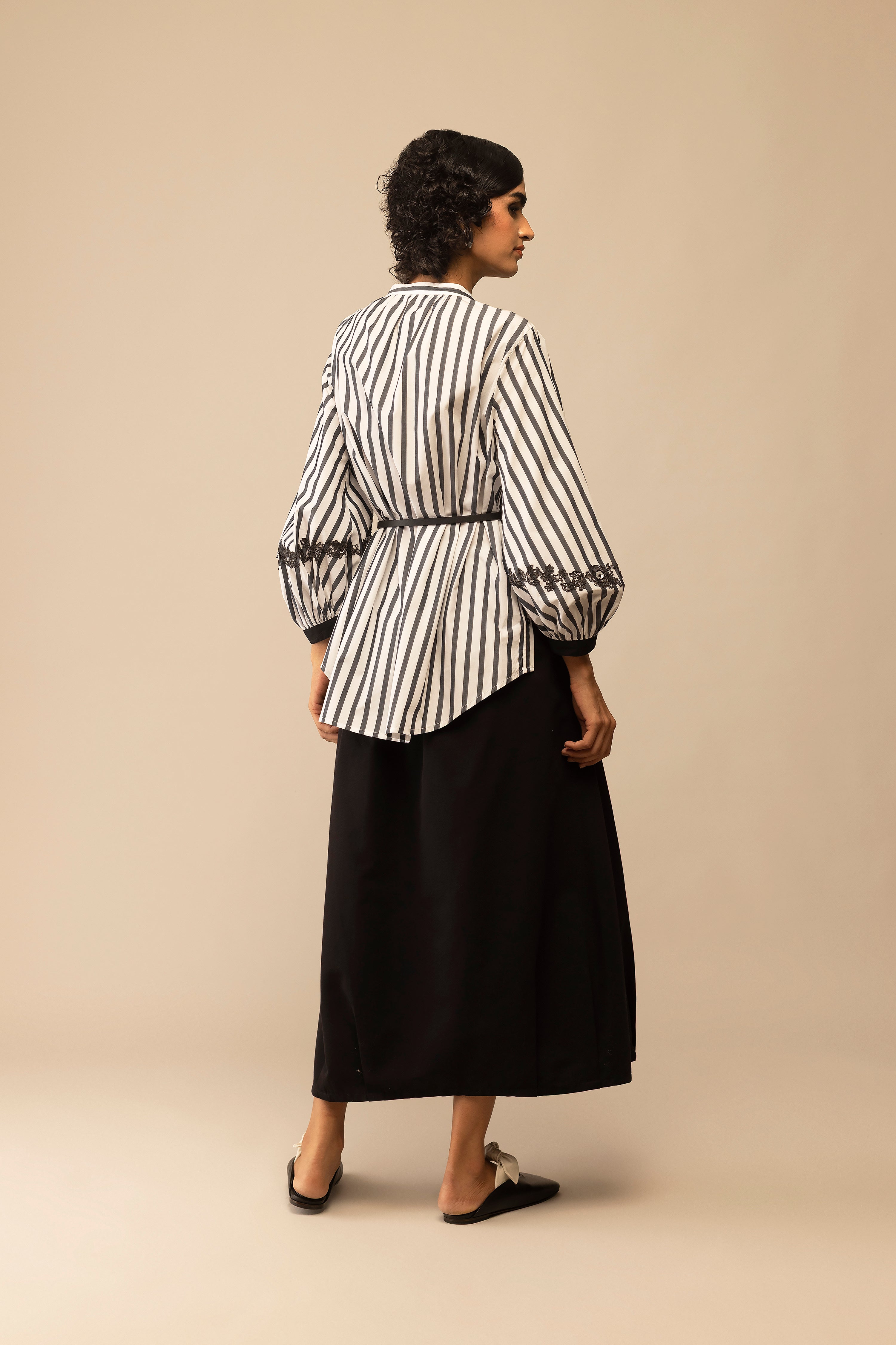 ASHA - BLACK & WHITE