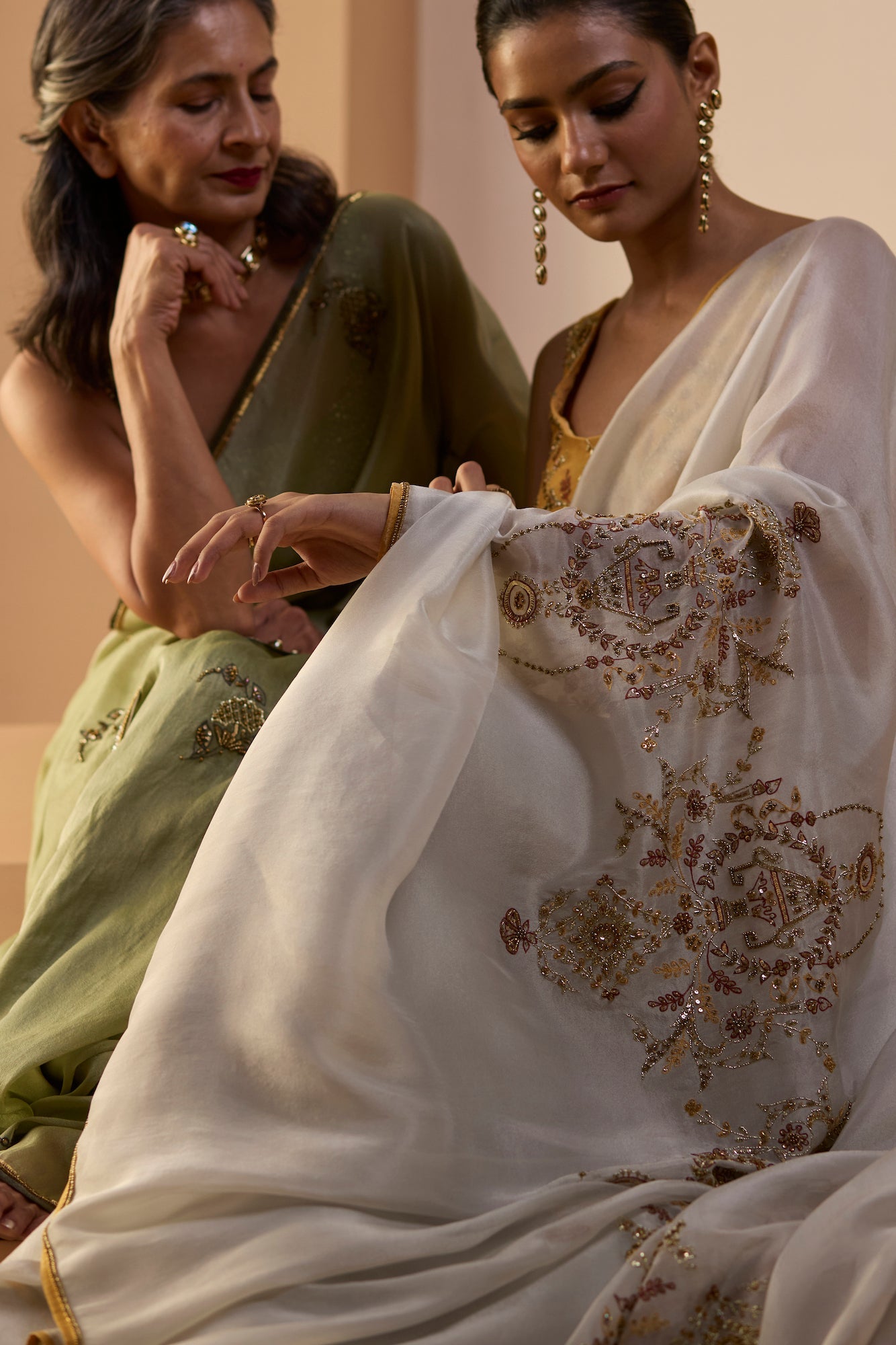 Elegant White Iqra Tissue Silk Saree with Unstitched Blouse Piece