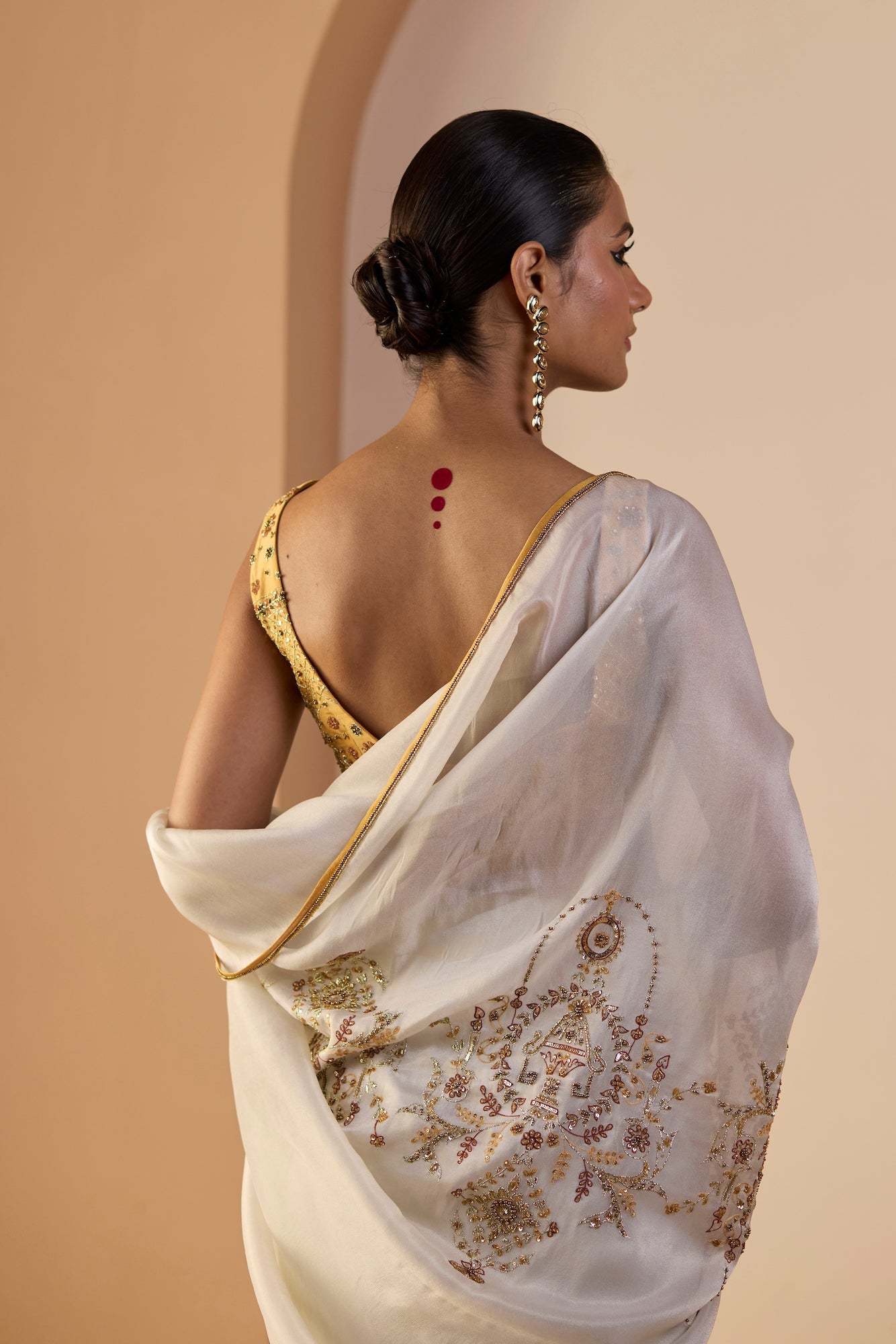 Elegant White Iqra Tissue Silk Saree with Unstitched Blouse Piece