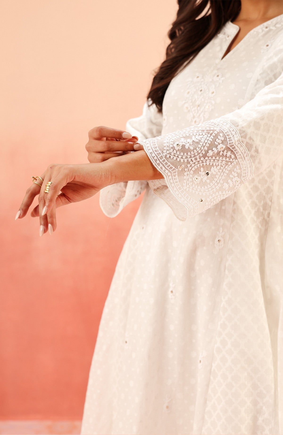 GULNAAR WHITE JACQUARD EMBROIDERED HANDCRAFTED KURTA SET