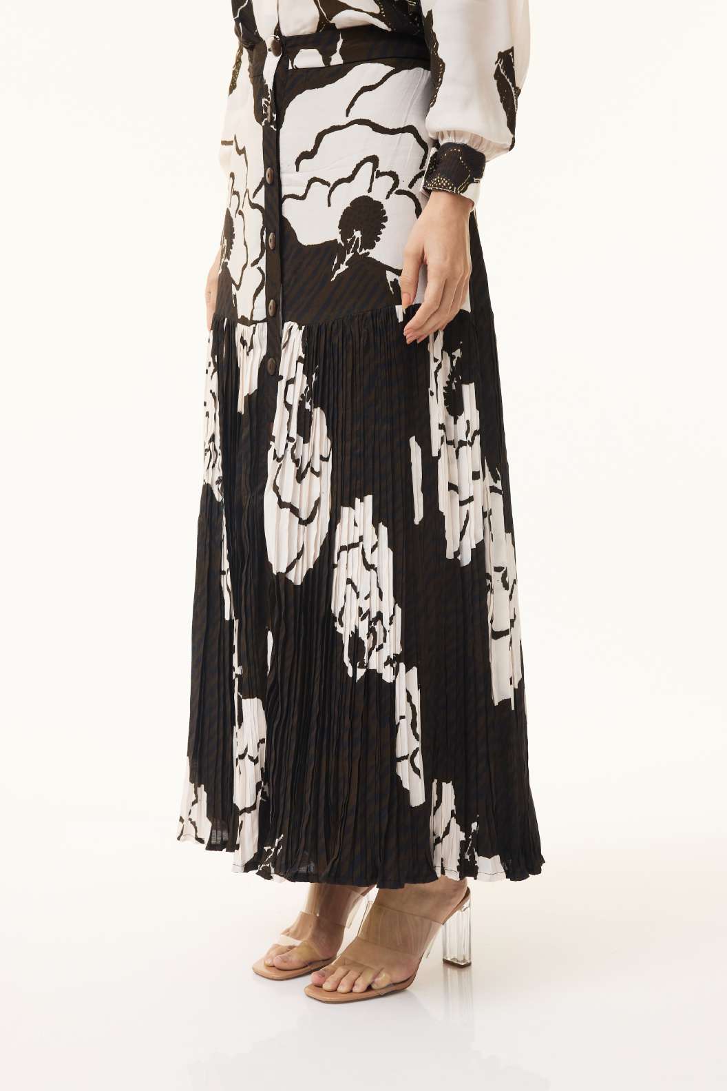 BLACK, PEACH AND BROWN FLORAL SKIRT