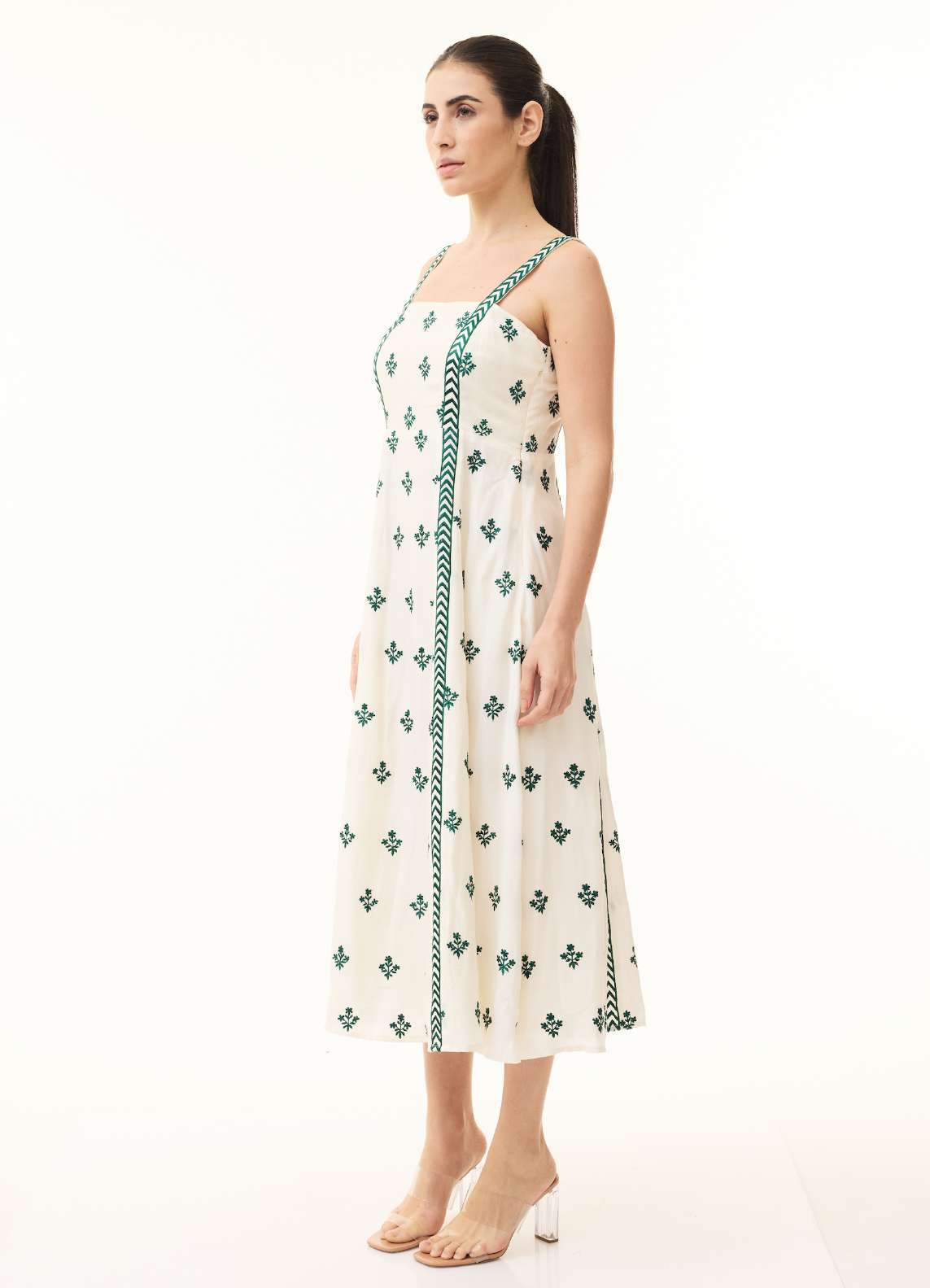 OFFWHITE & GREEN EMBRIDERED SLEEVELESS DRESS