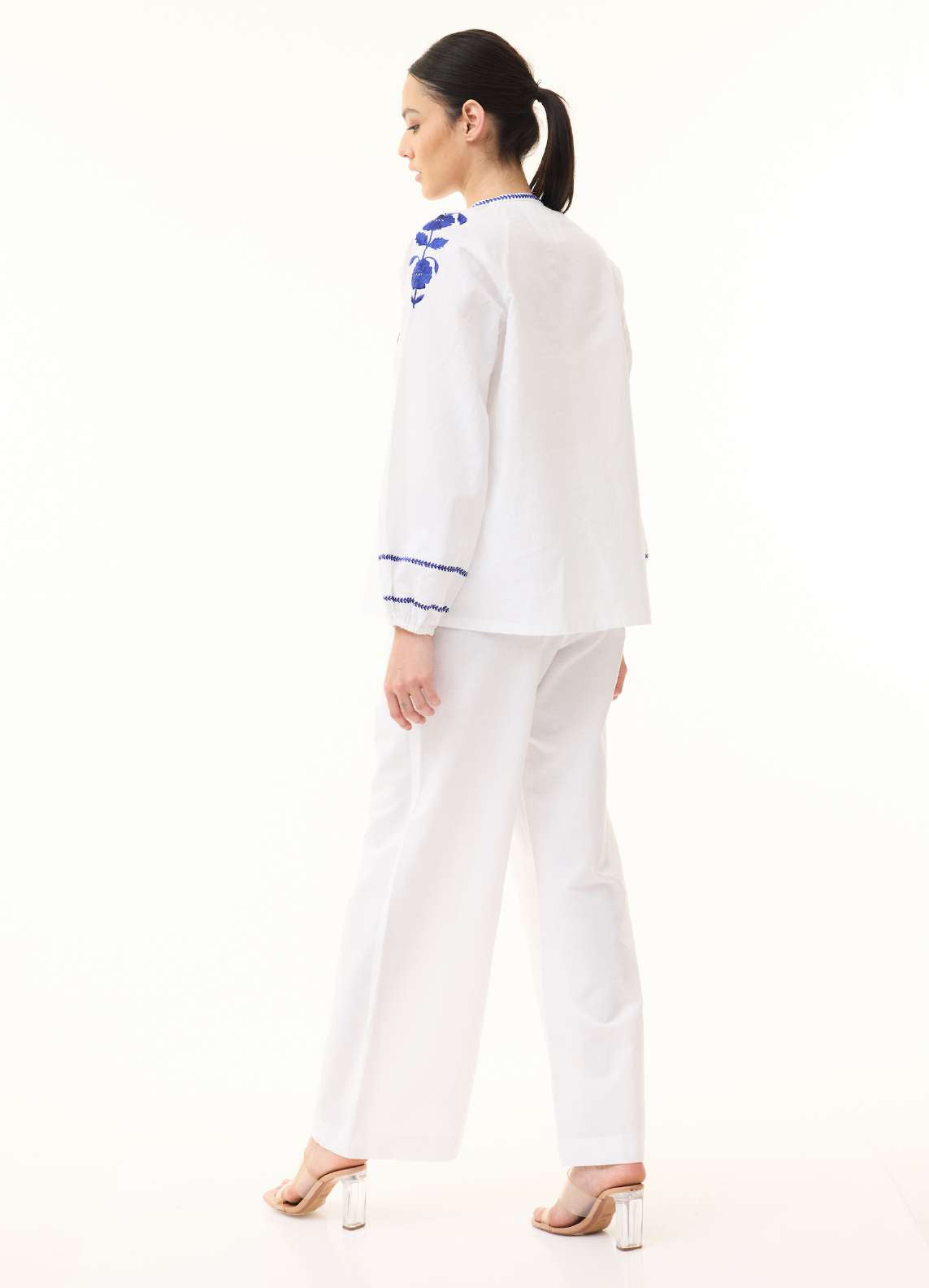 WHITE AND BLUE EMBROIDERED TOP