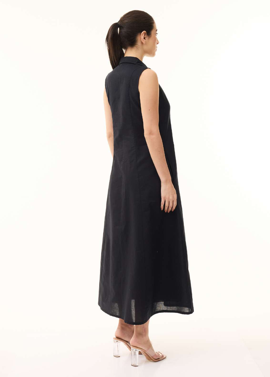 BLACK EMBROIDERED SLEEVELESS DRESS