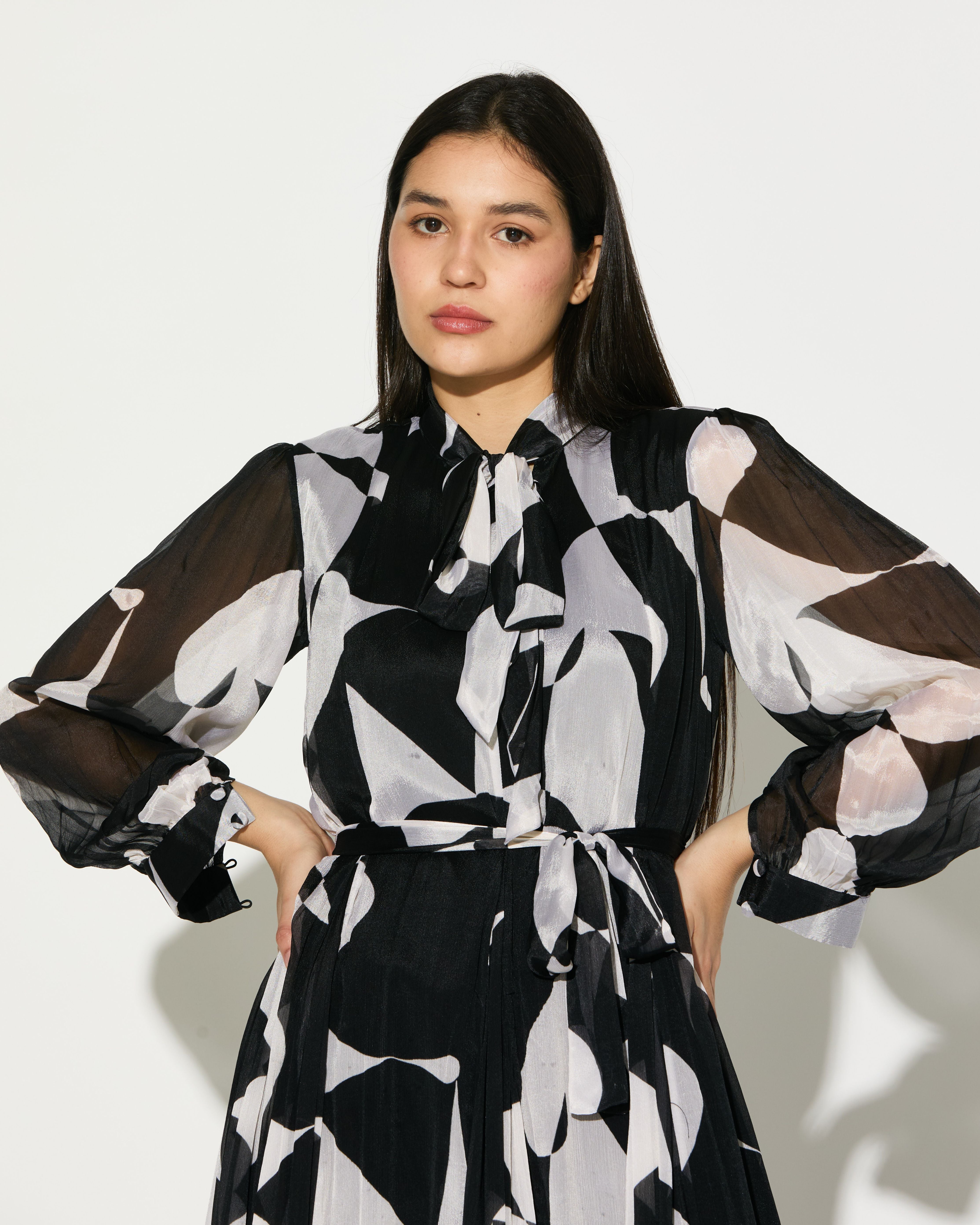 BLACK AND WHITE ABSTRACT LONG DRESS