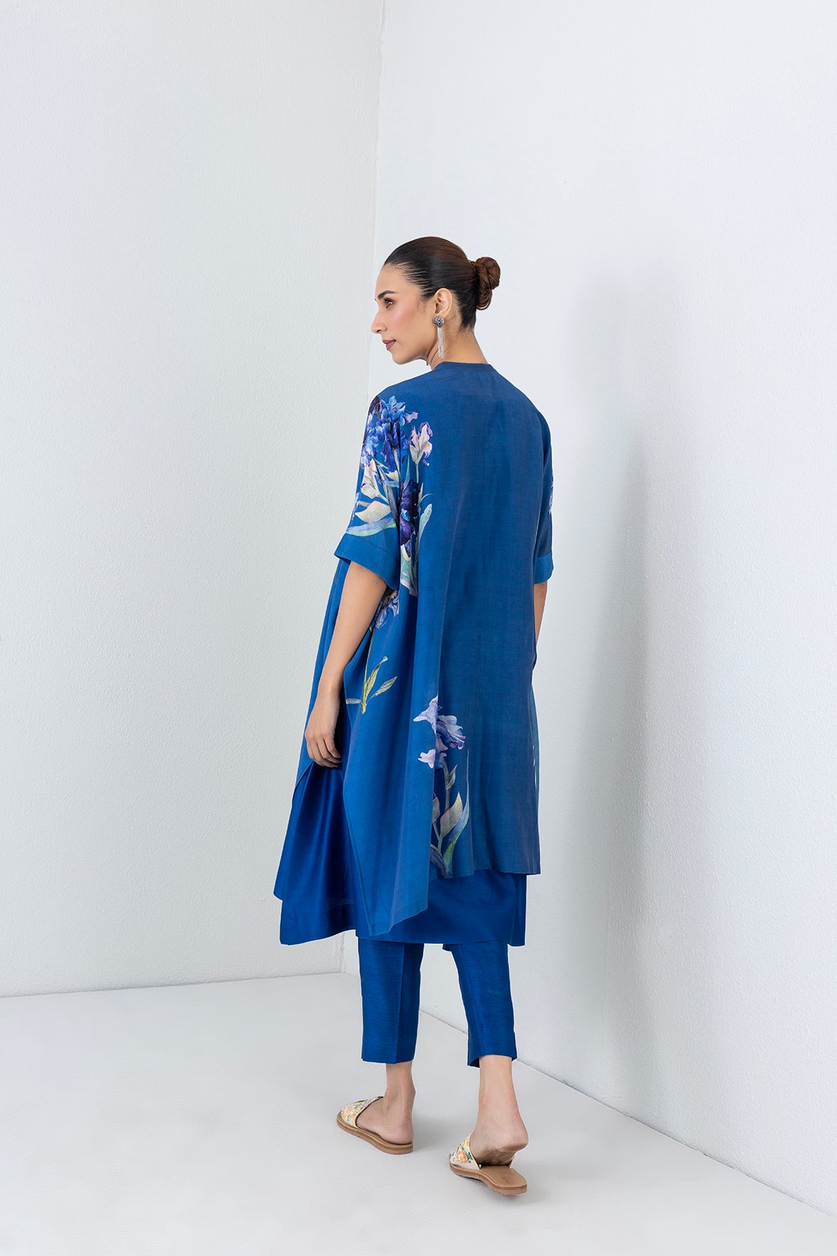 Blue Lagoon Silk Chanderi Floral Printed Kaftaan Set (2 Pcs)