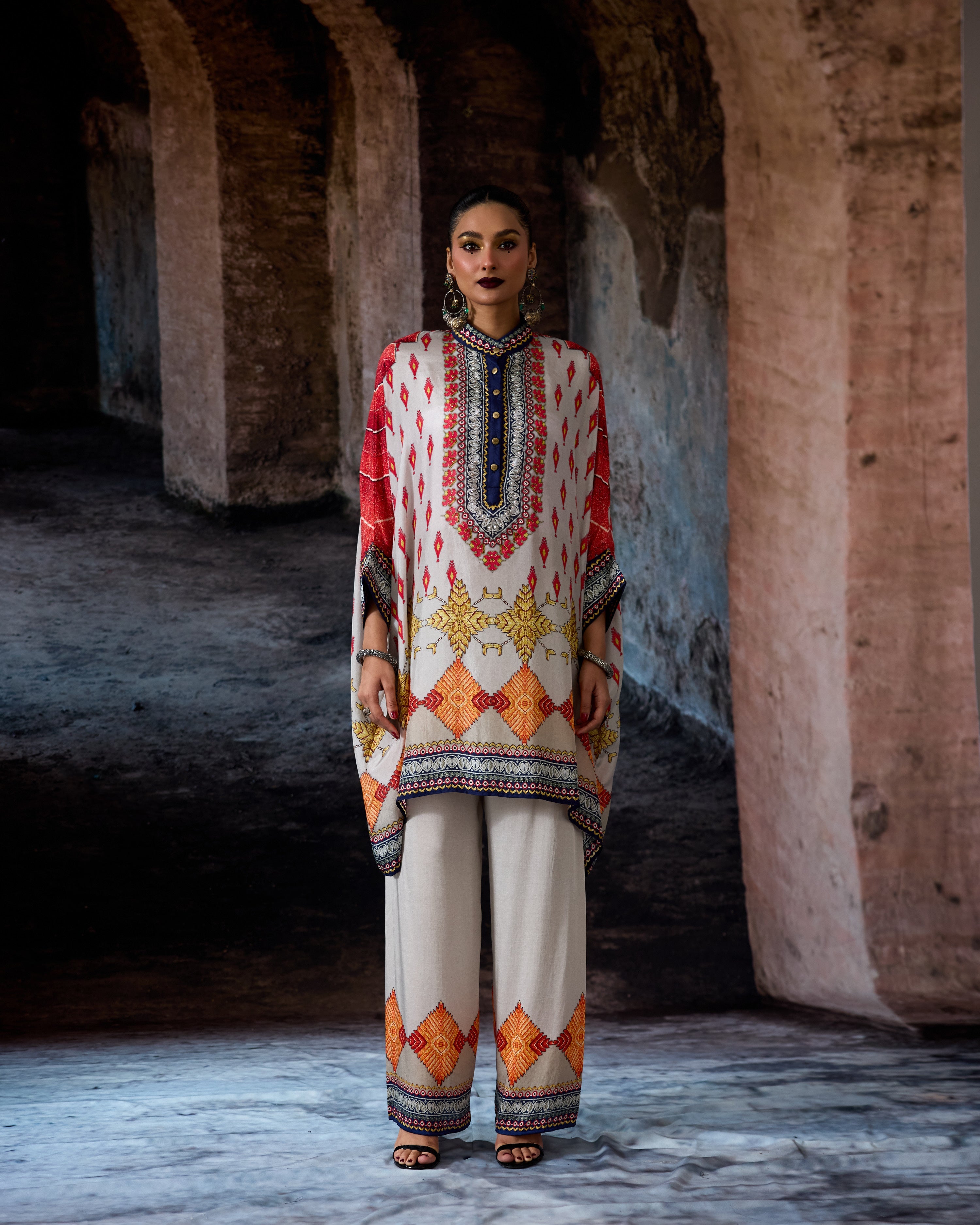 Bethari : Chanel 36" - Eggshell