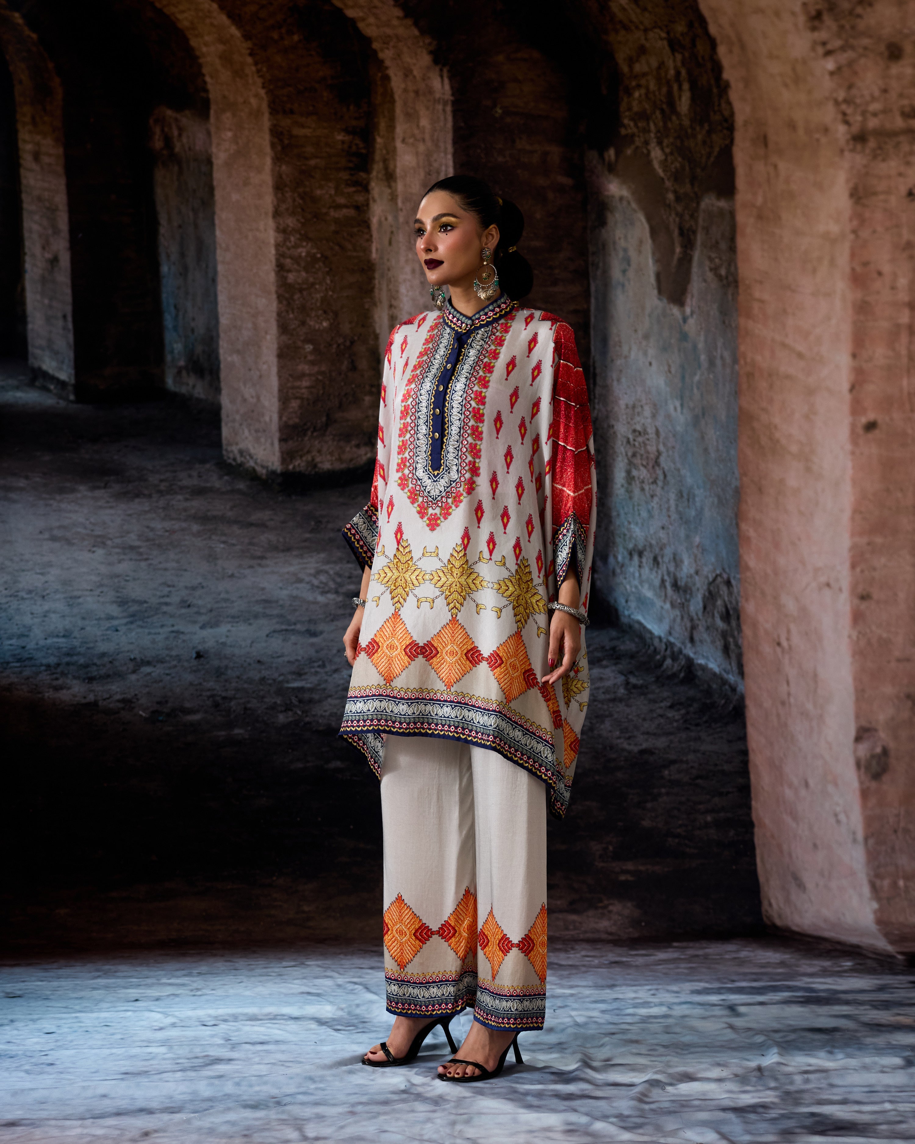 Bethari : Chanel 36" - Eggshell