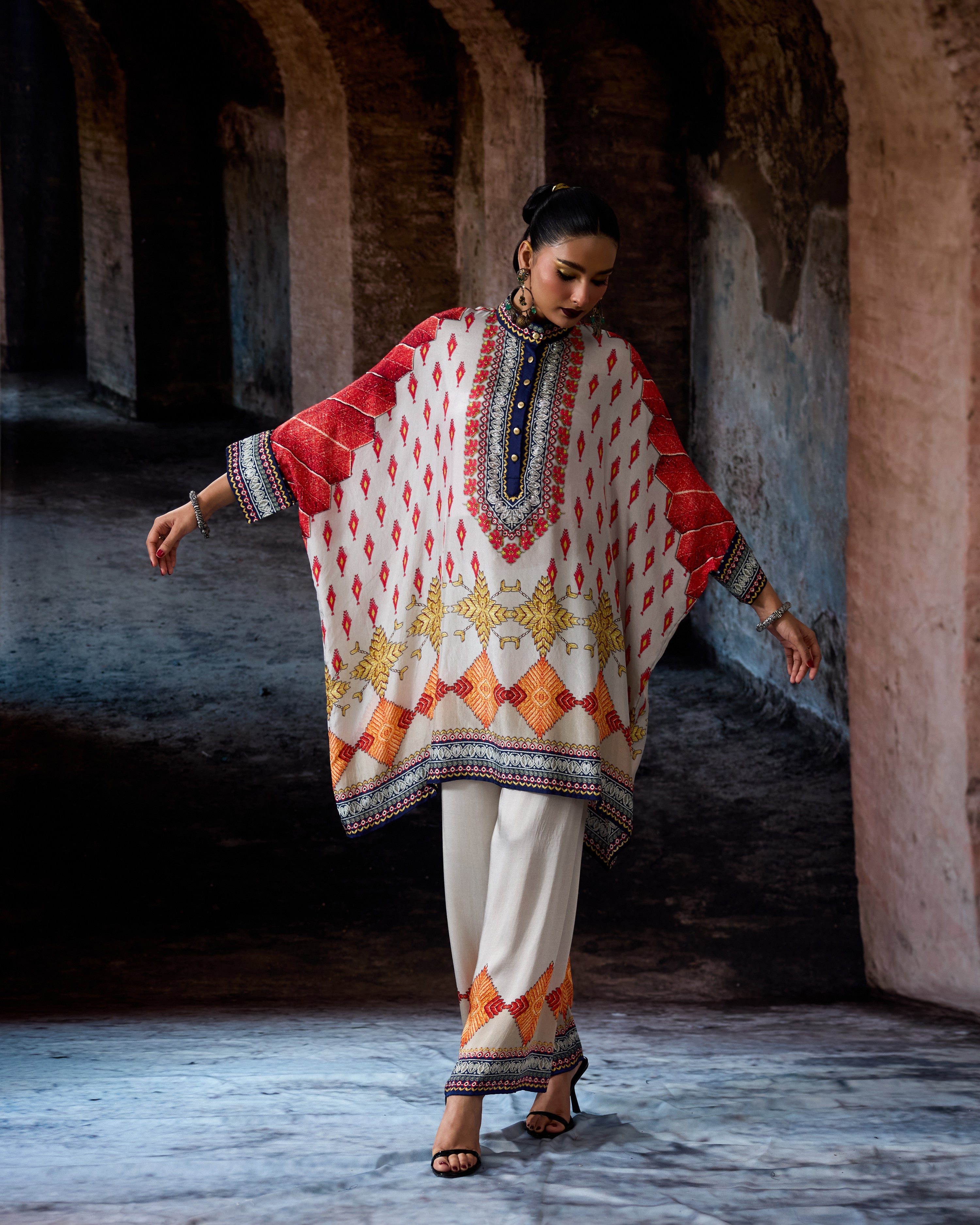 Bethari : Chanel 36" - Eggshell