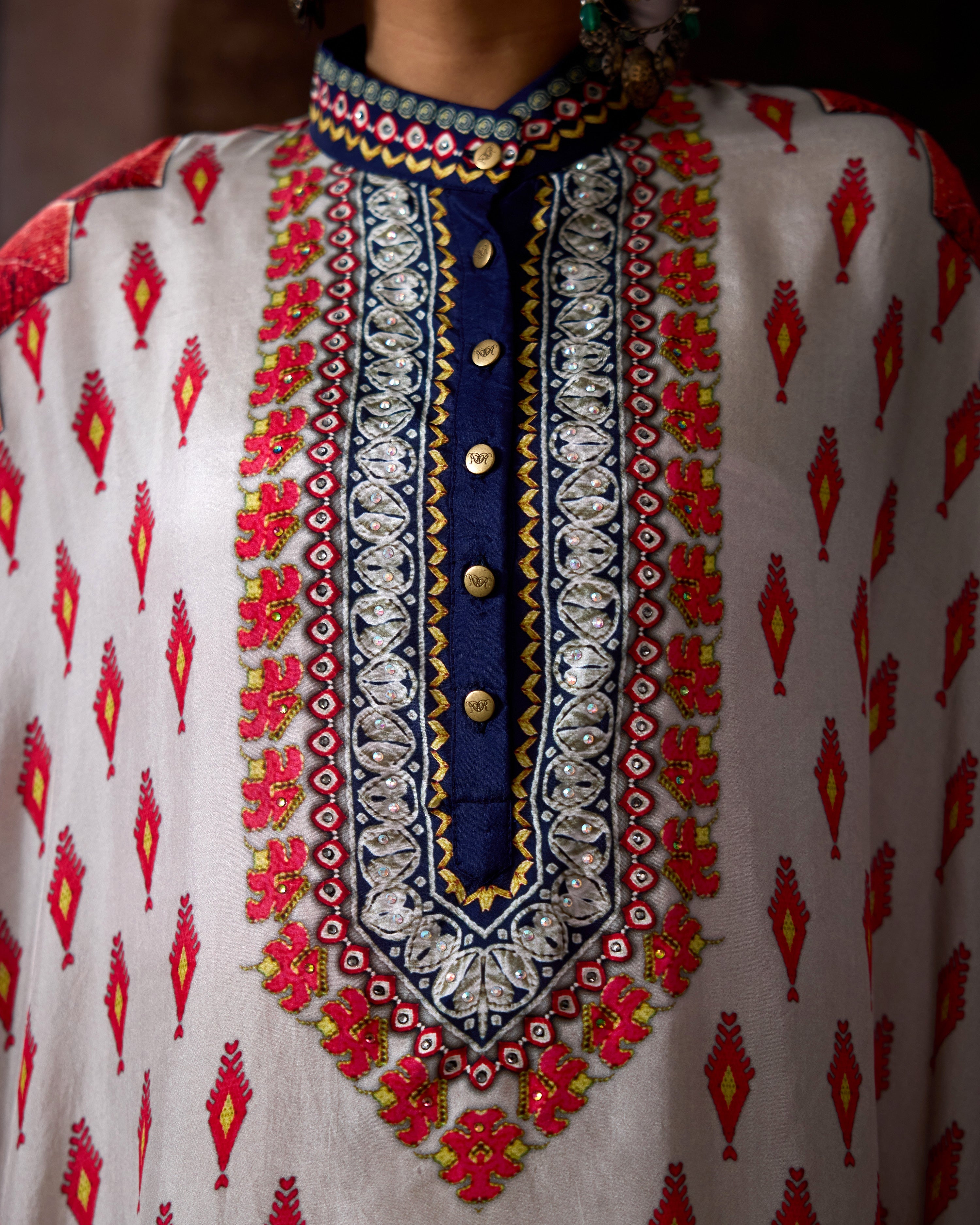 Bethari : Chanel 36" - Eggshell