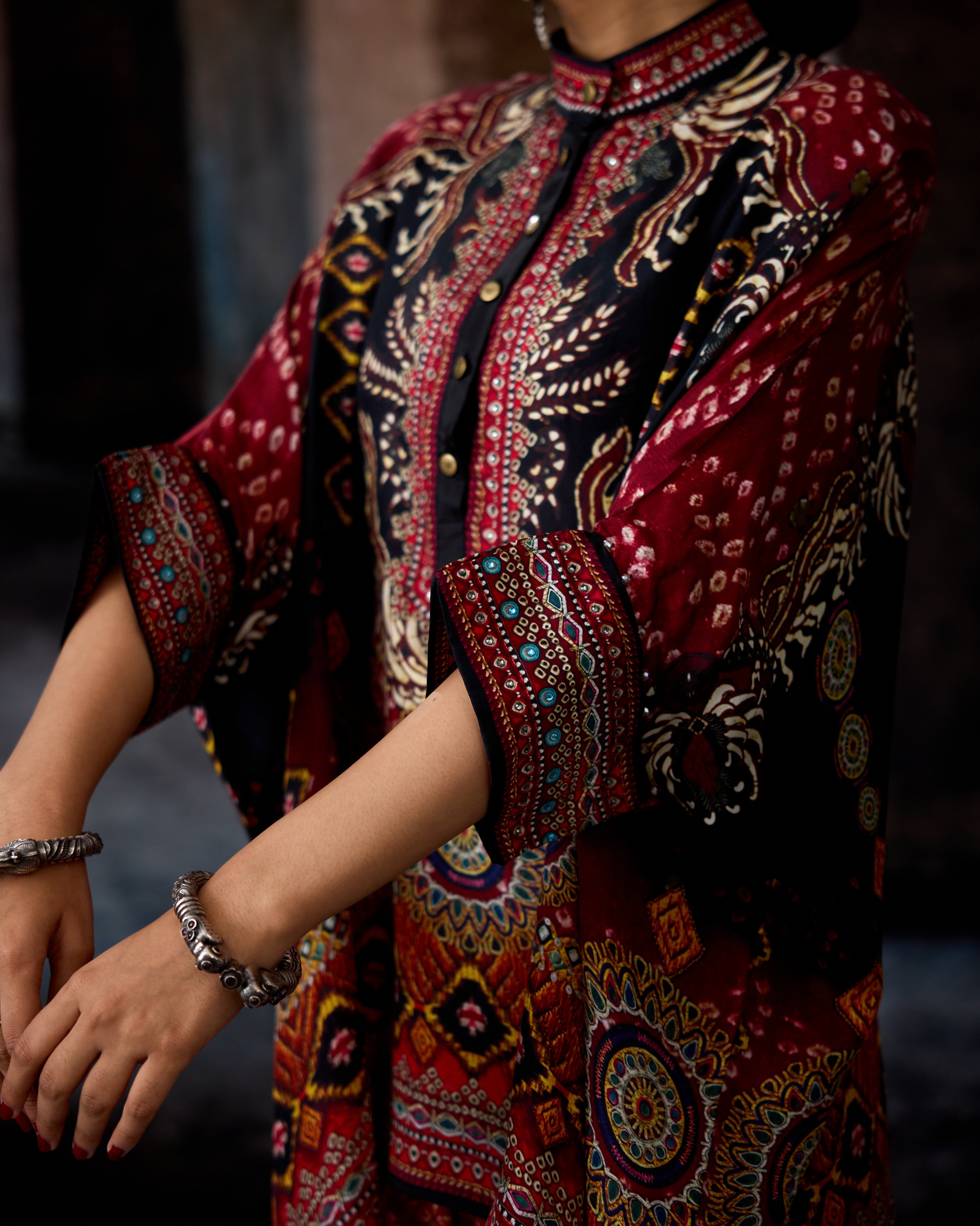 Bethari : Chanel/Sonth - Red/Black