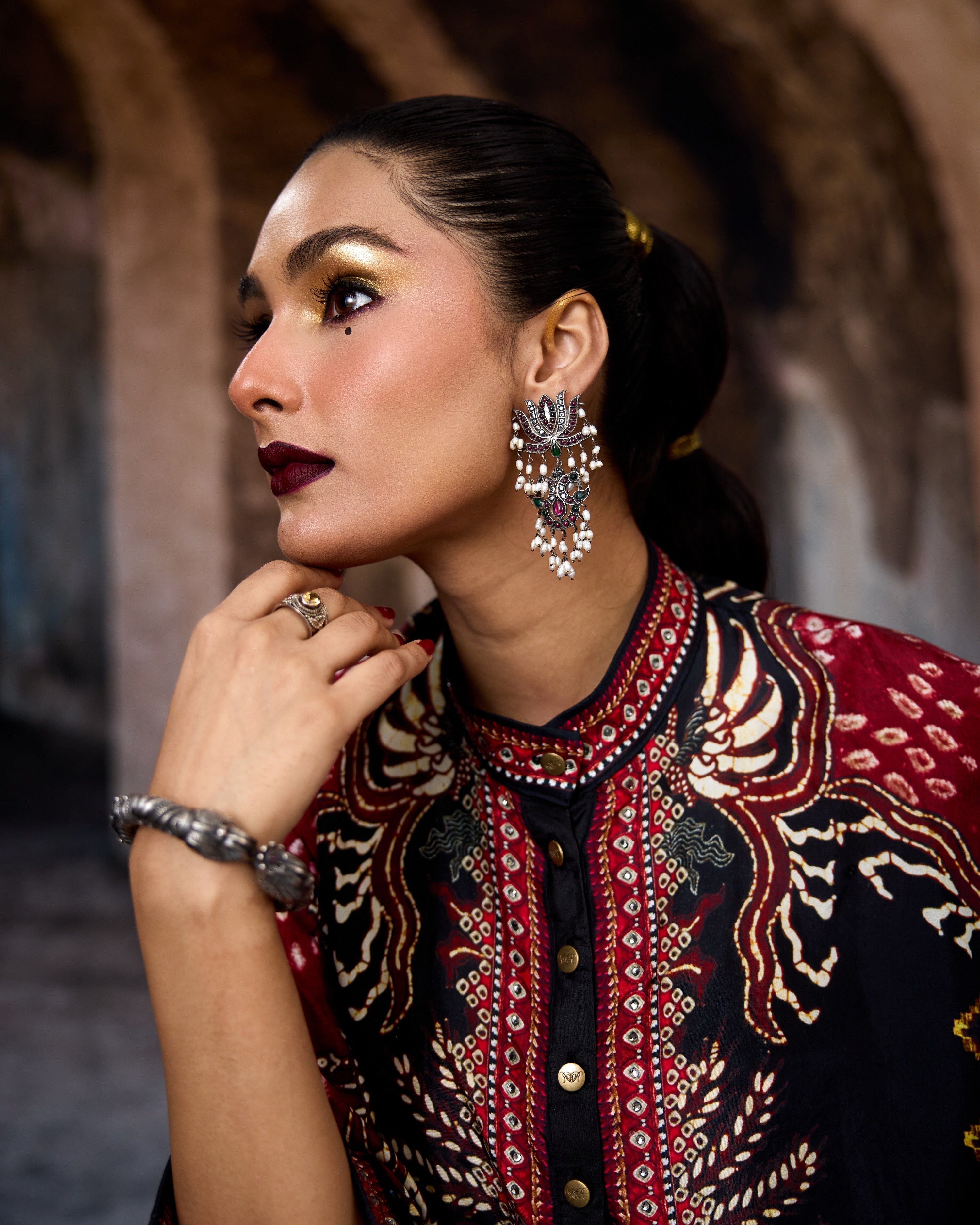 Bethari : Chanel/Sonth - Red/Black