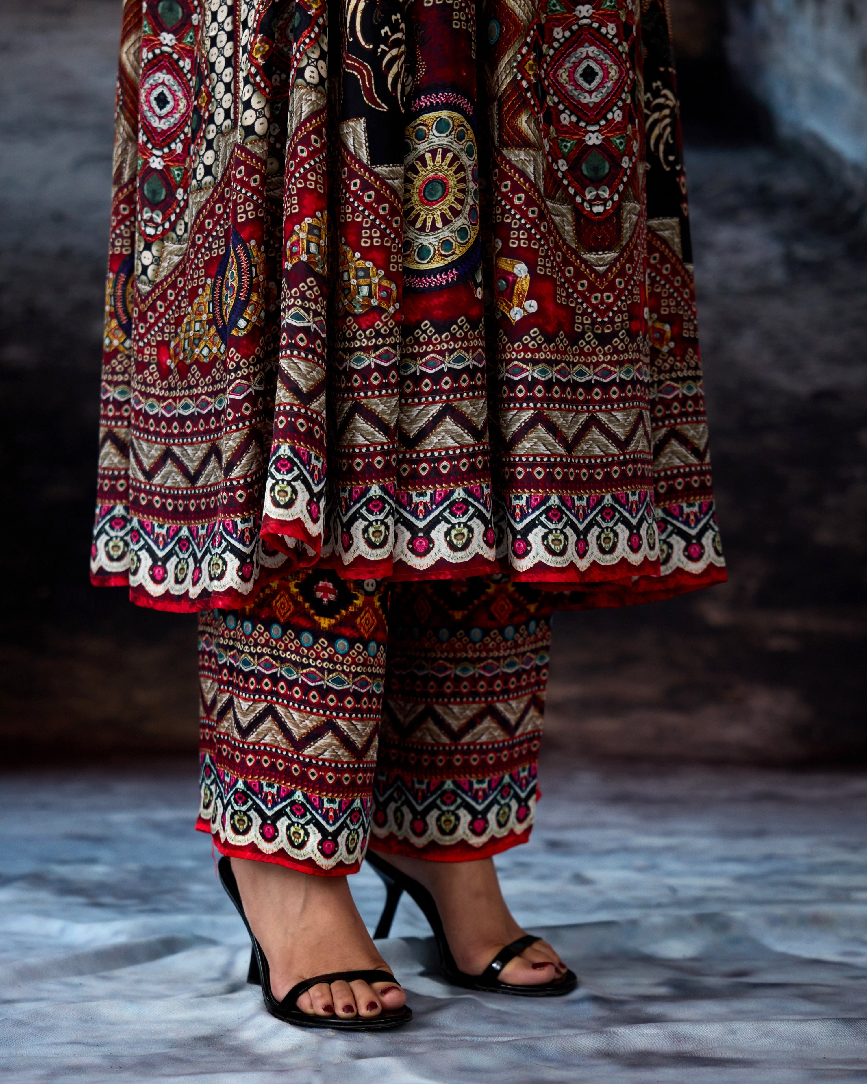 Bethari : Anisha - Eggshell/Maroon