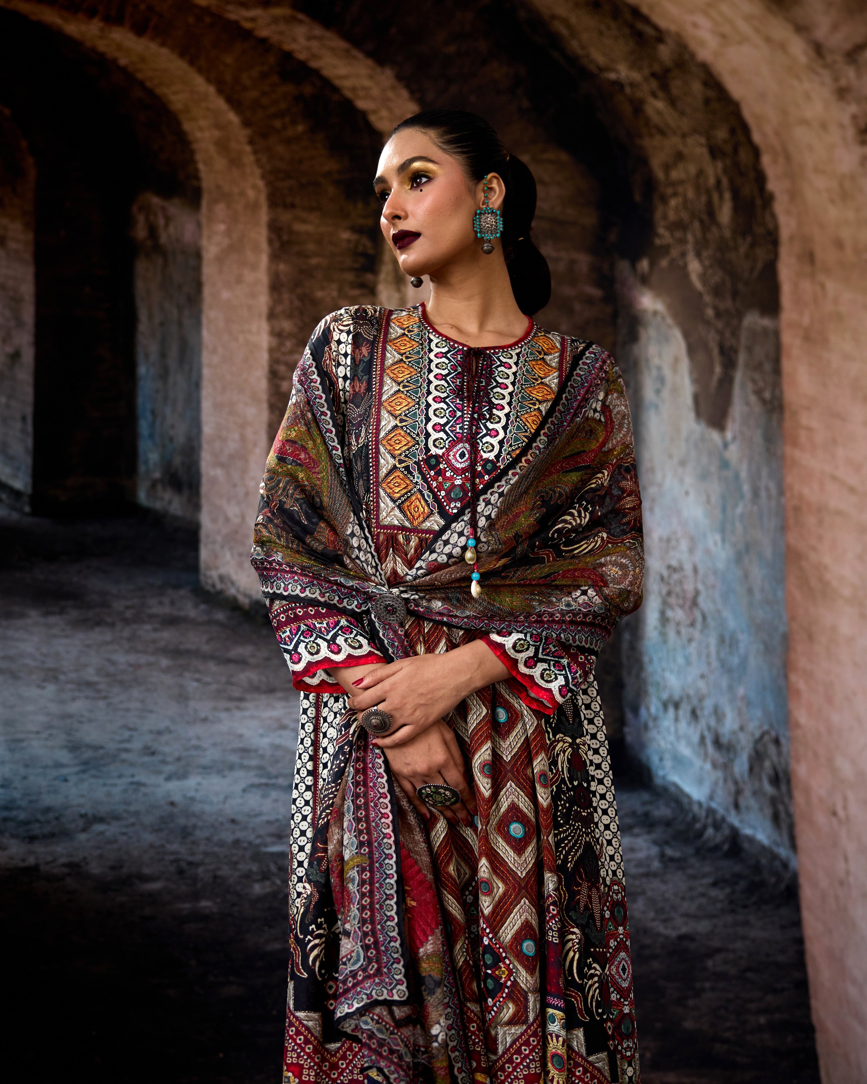 Bethari : Anisha - Eggshell/Maroon