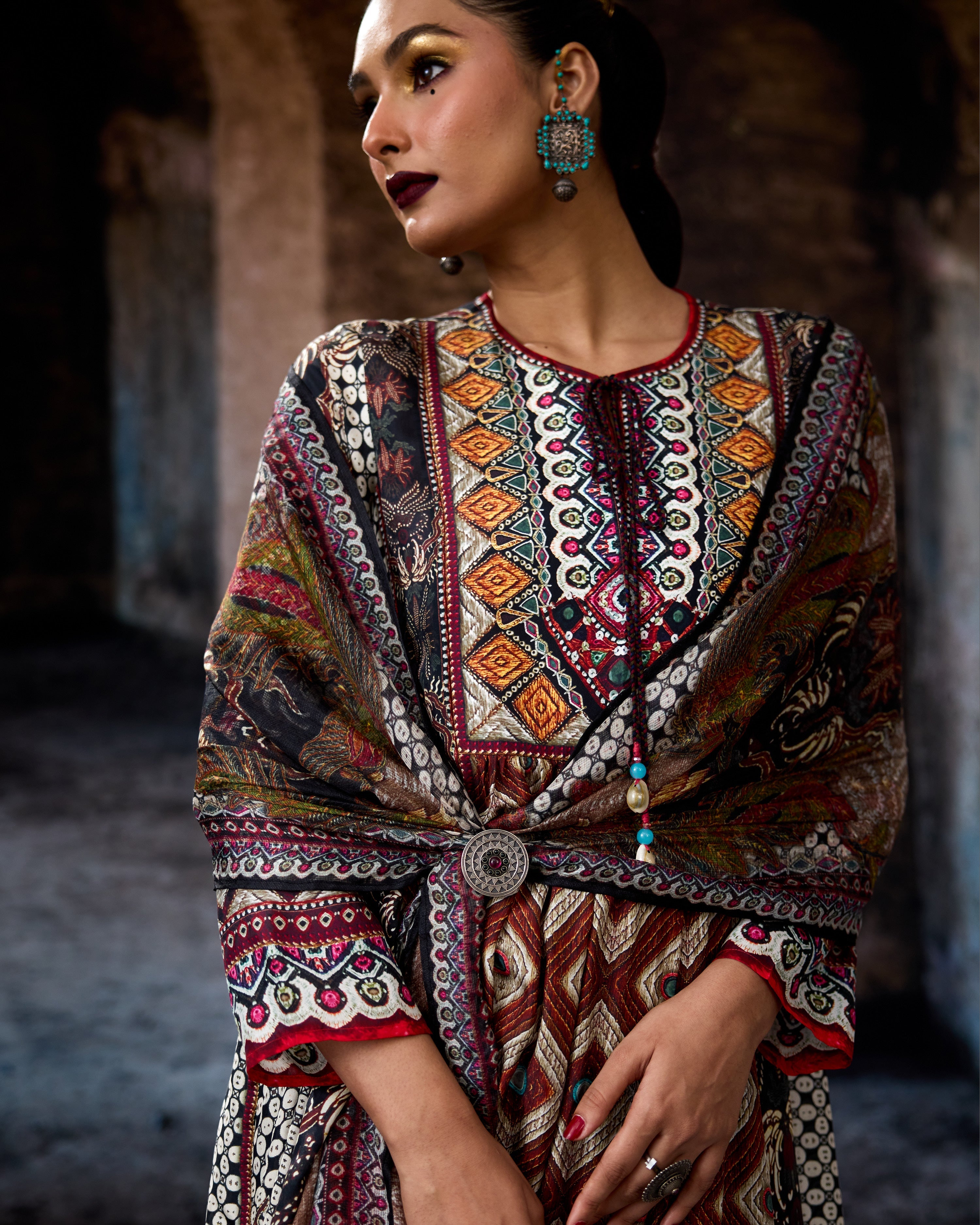 Bethari : Anisha - Eggshell/Maroon