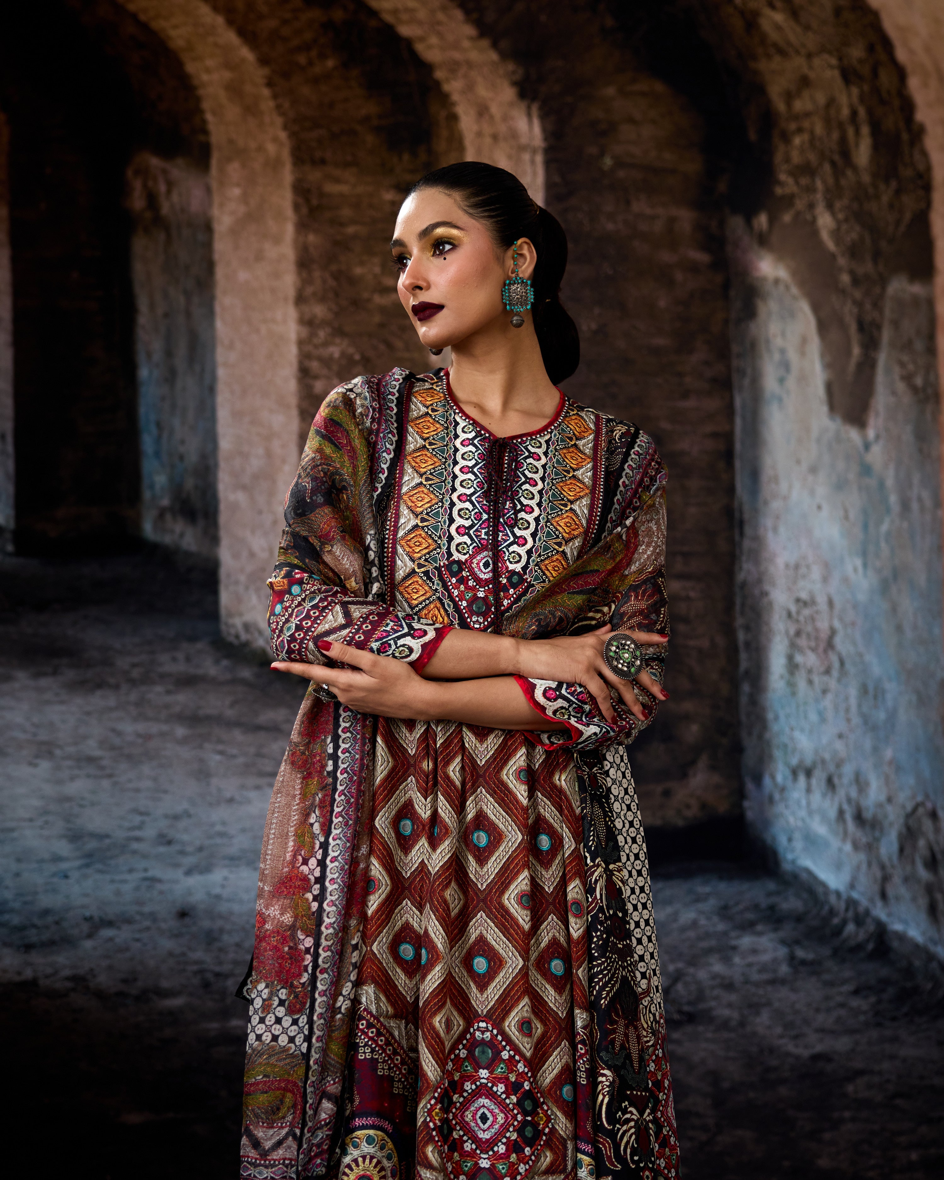 Bethari : Anisha - Eggshell/Maroon