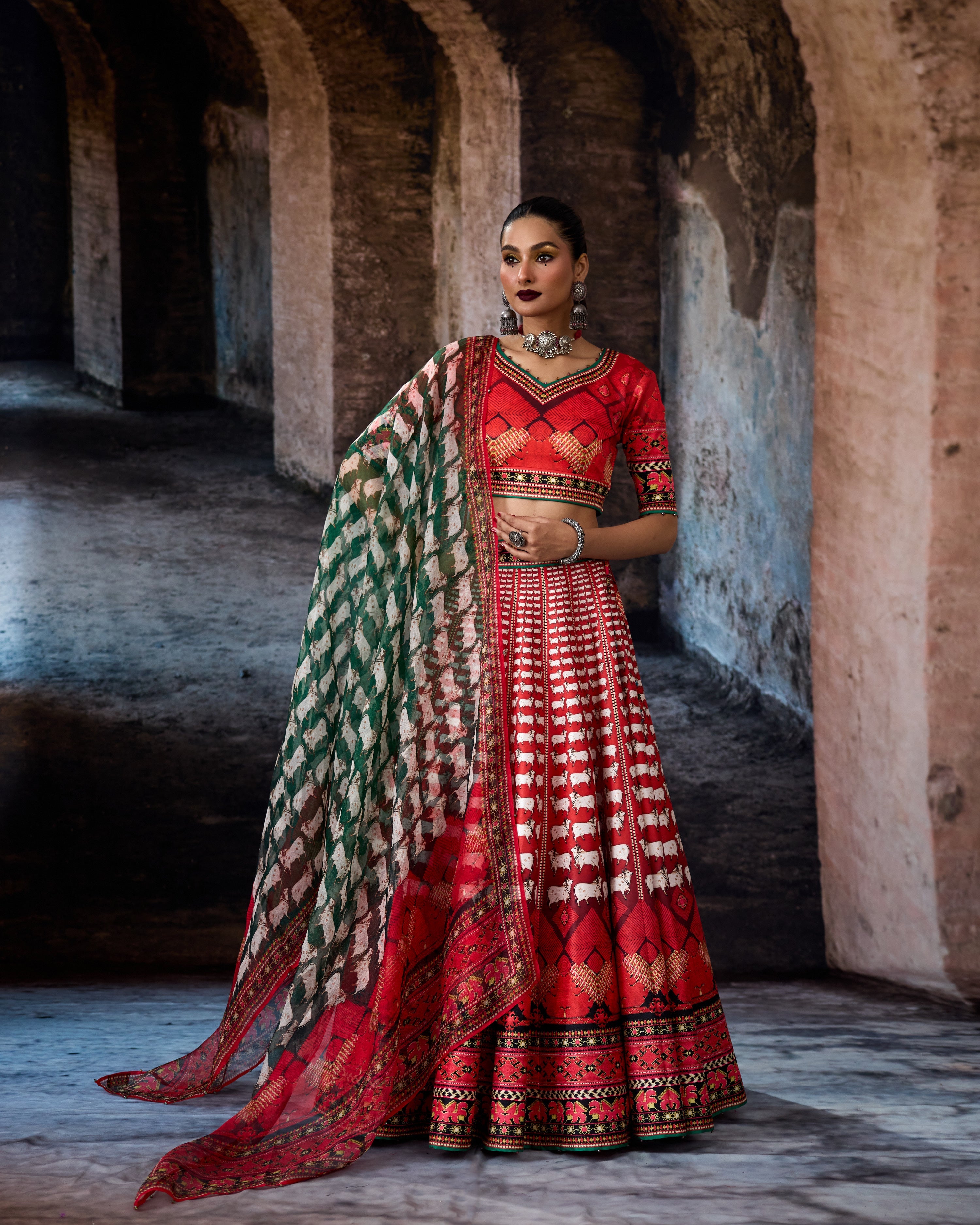 Bethari : Leela - Red/Emerald