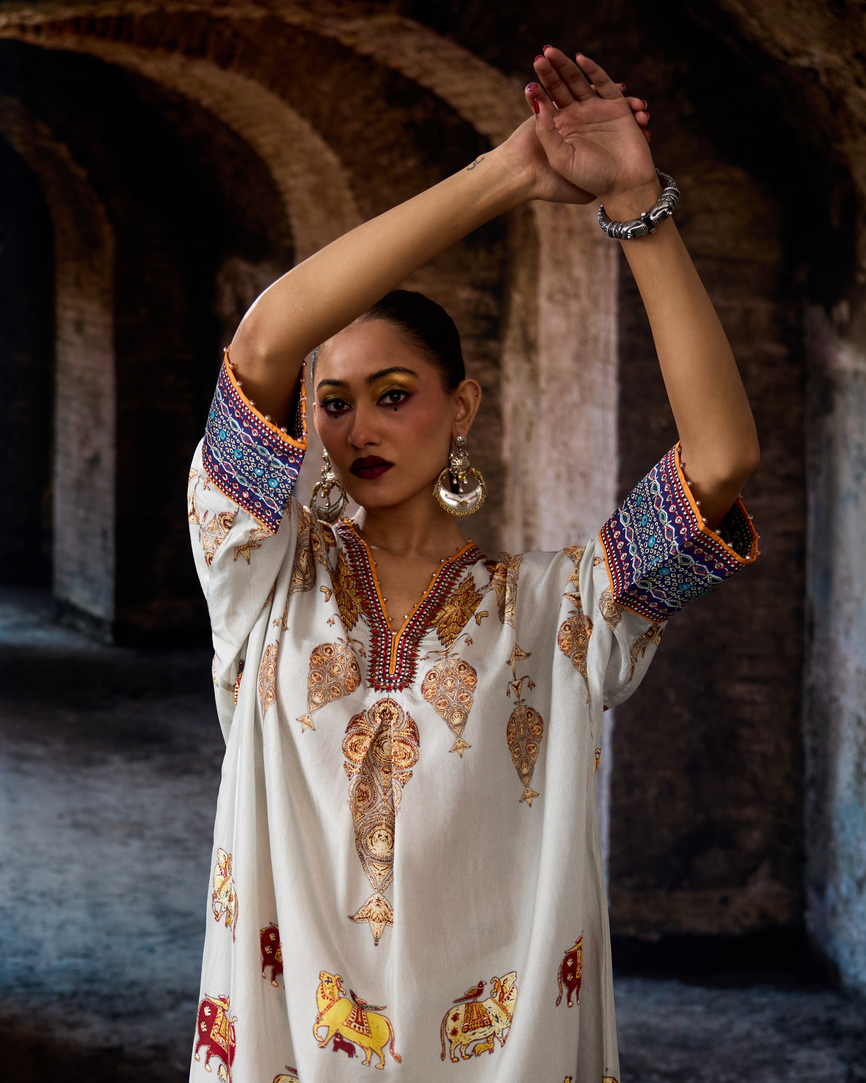 Bethari : Banera - Eggshell