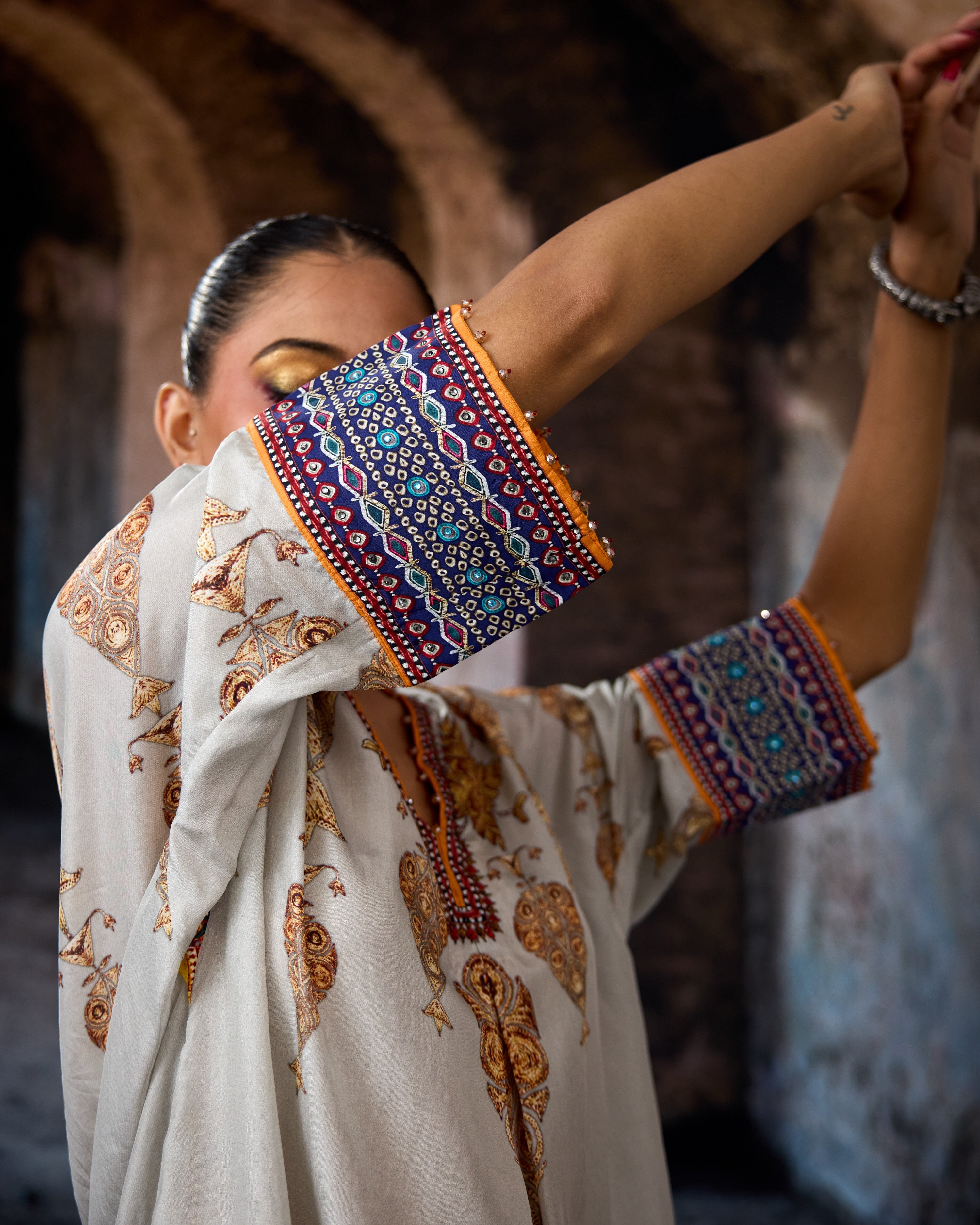 Bethari : Banera - Eggshell