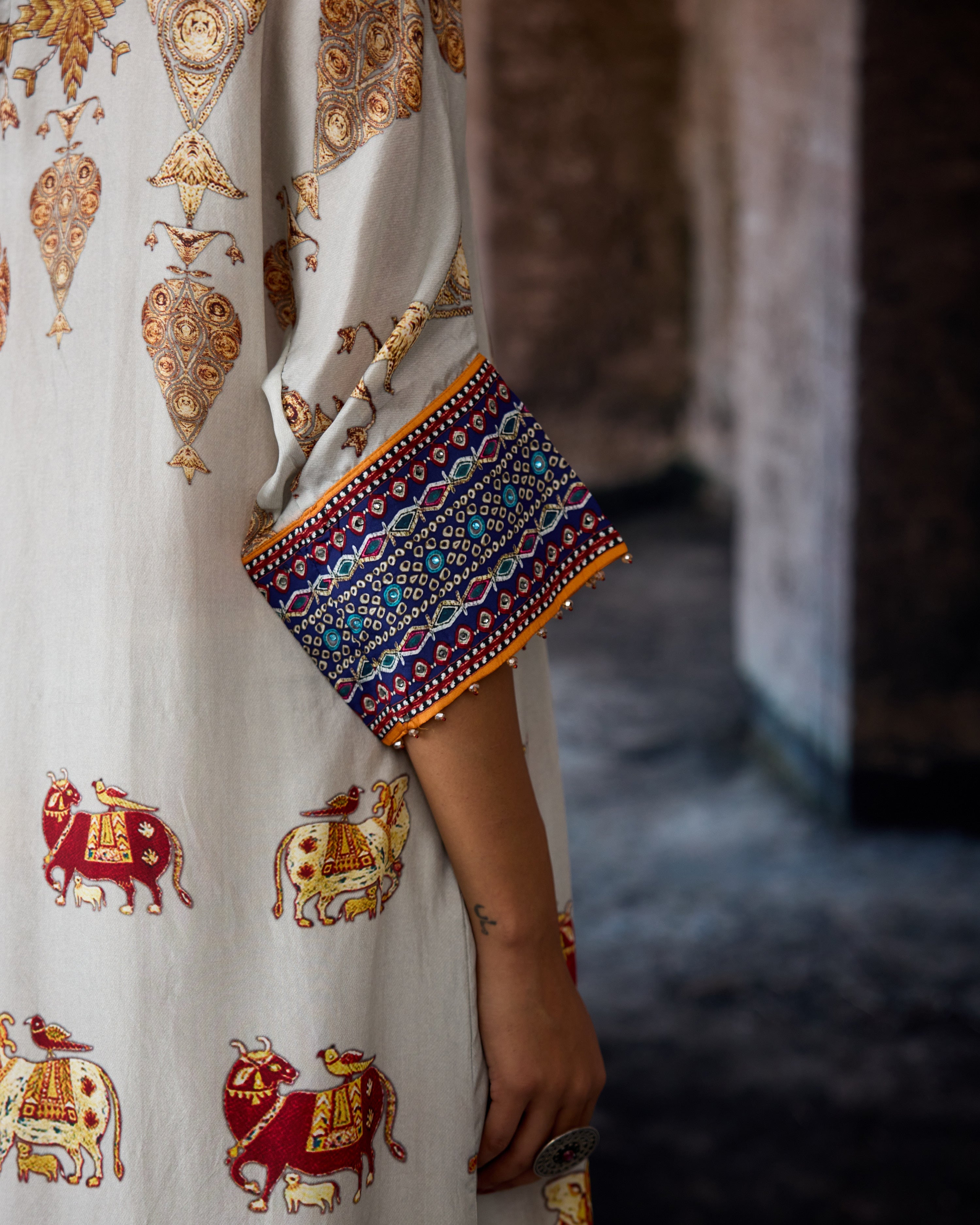 Bethari : Banera - Eggshell