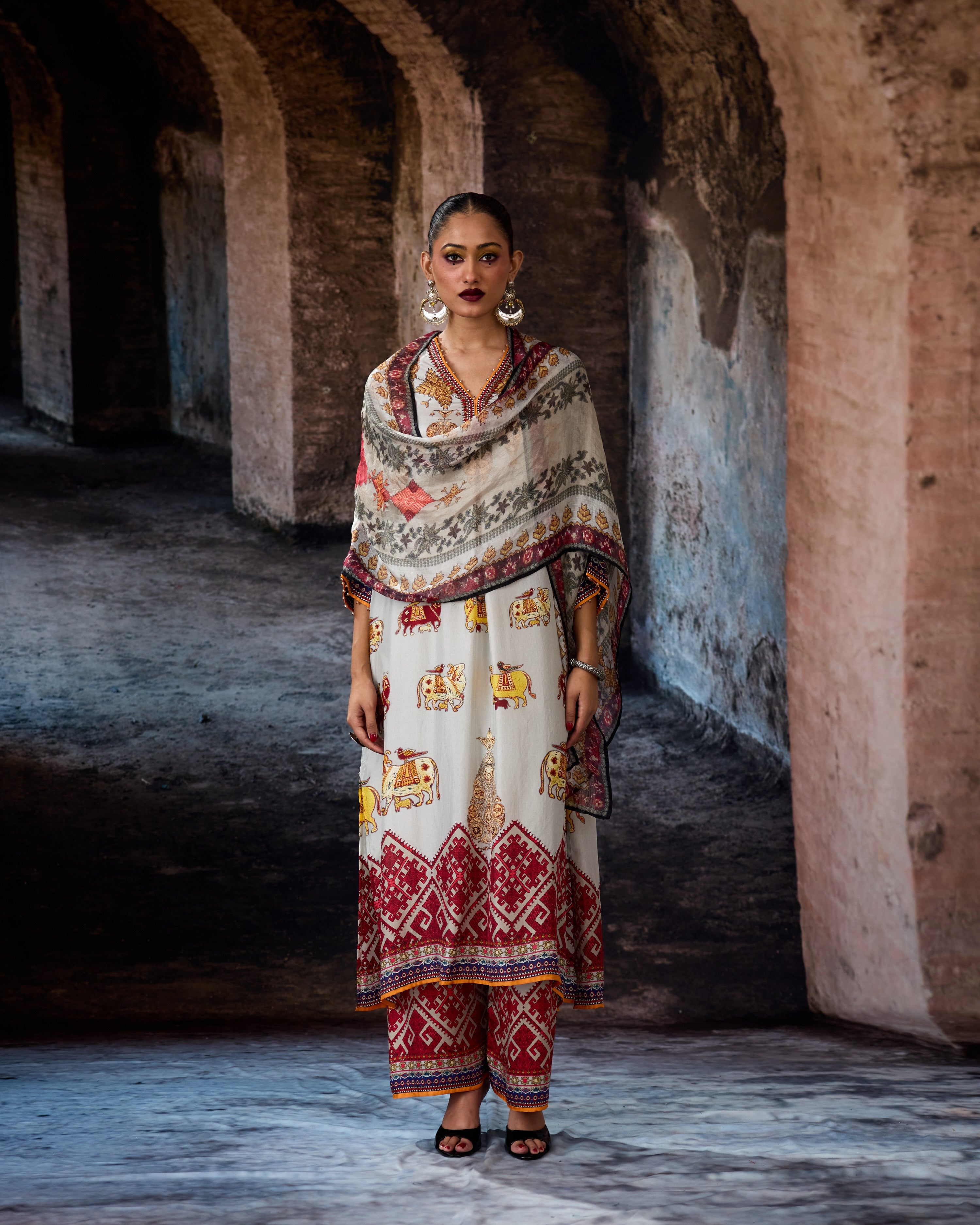 Bethari : Banera - Eggshell