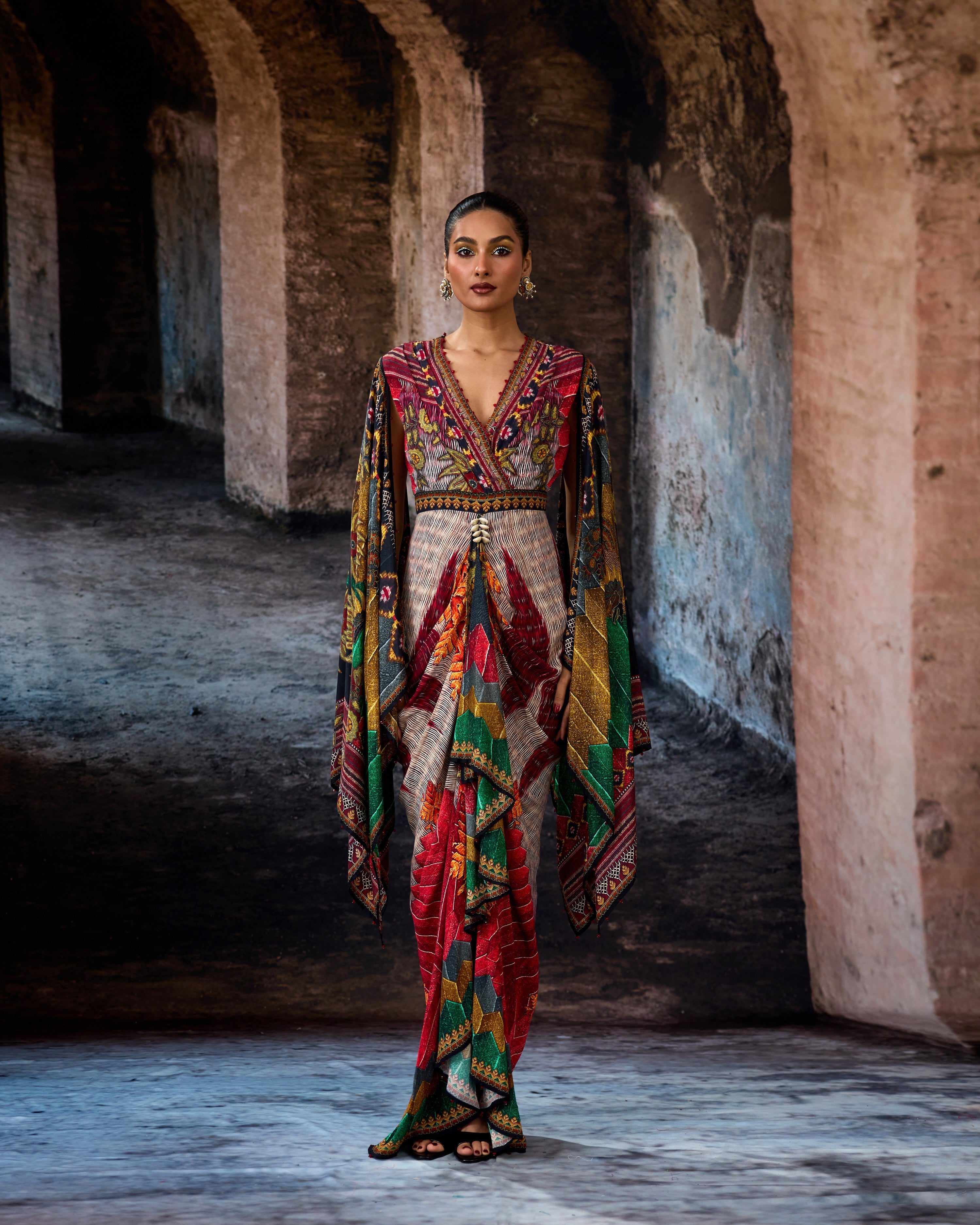 Bethari : Apsara - Eggshell/Multi