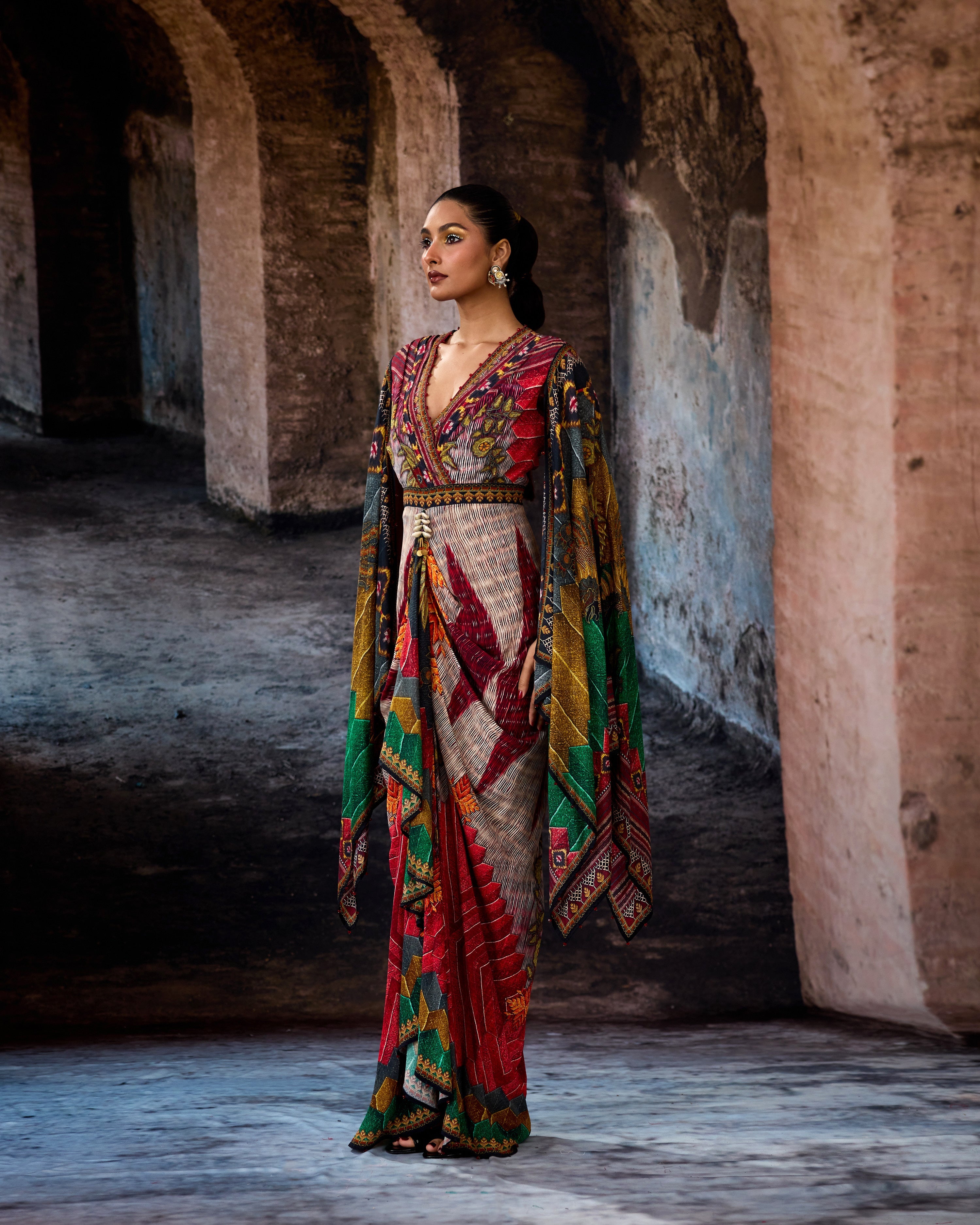 Bethari : Apsara - Eggshell/Multi