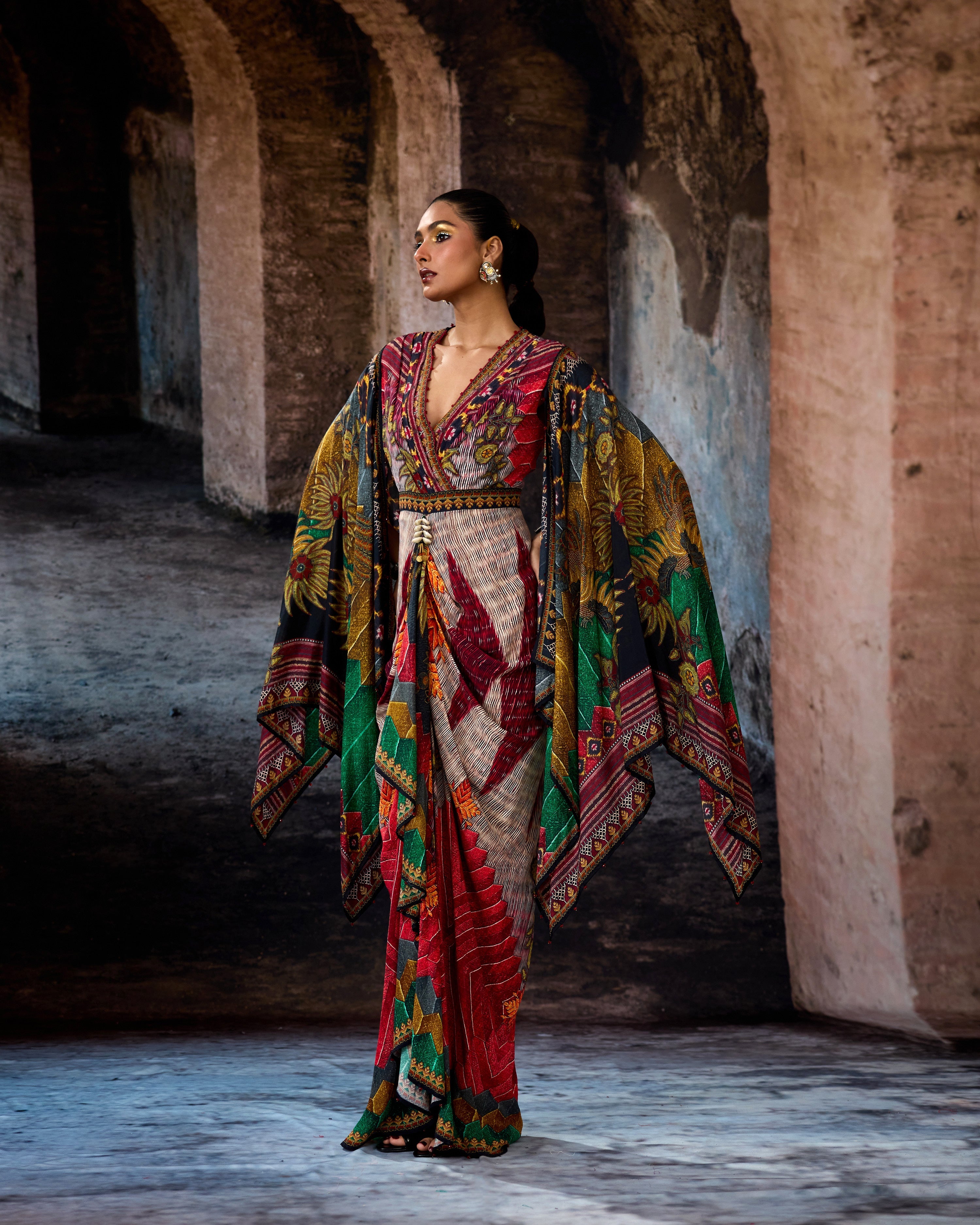 Bethari : Apsara - Eggshell/Multi