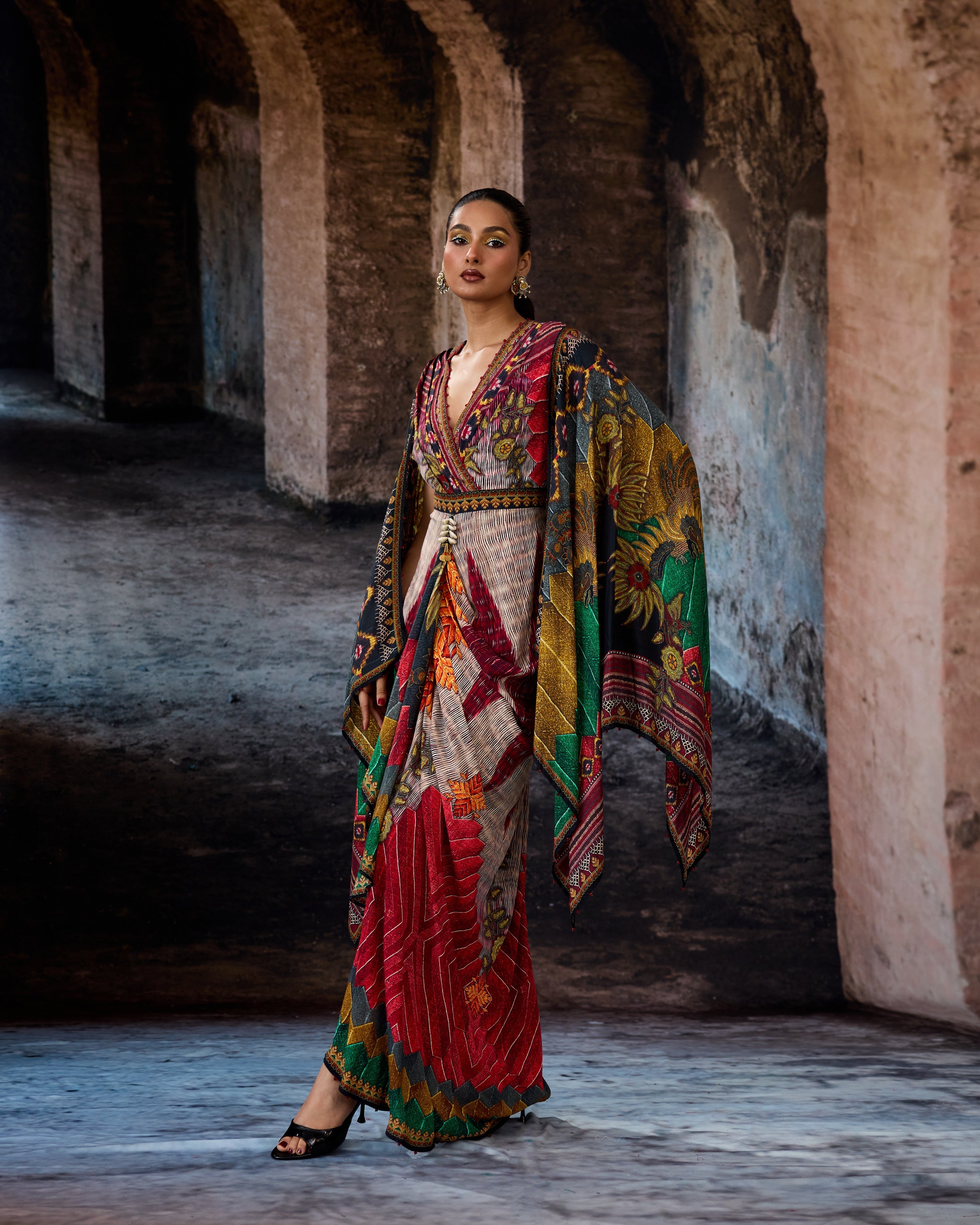 Bethari : Apsara - Eggshell/Multi