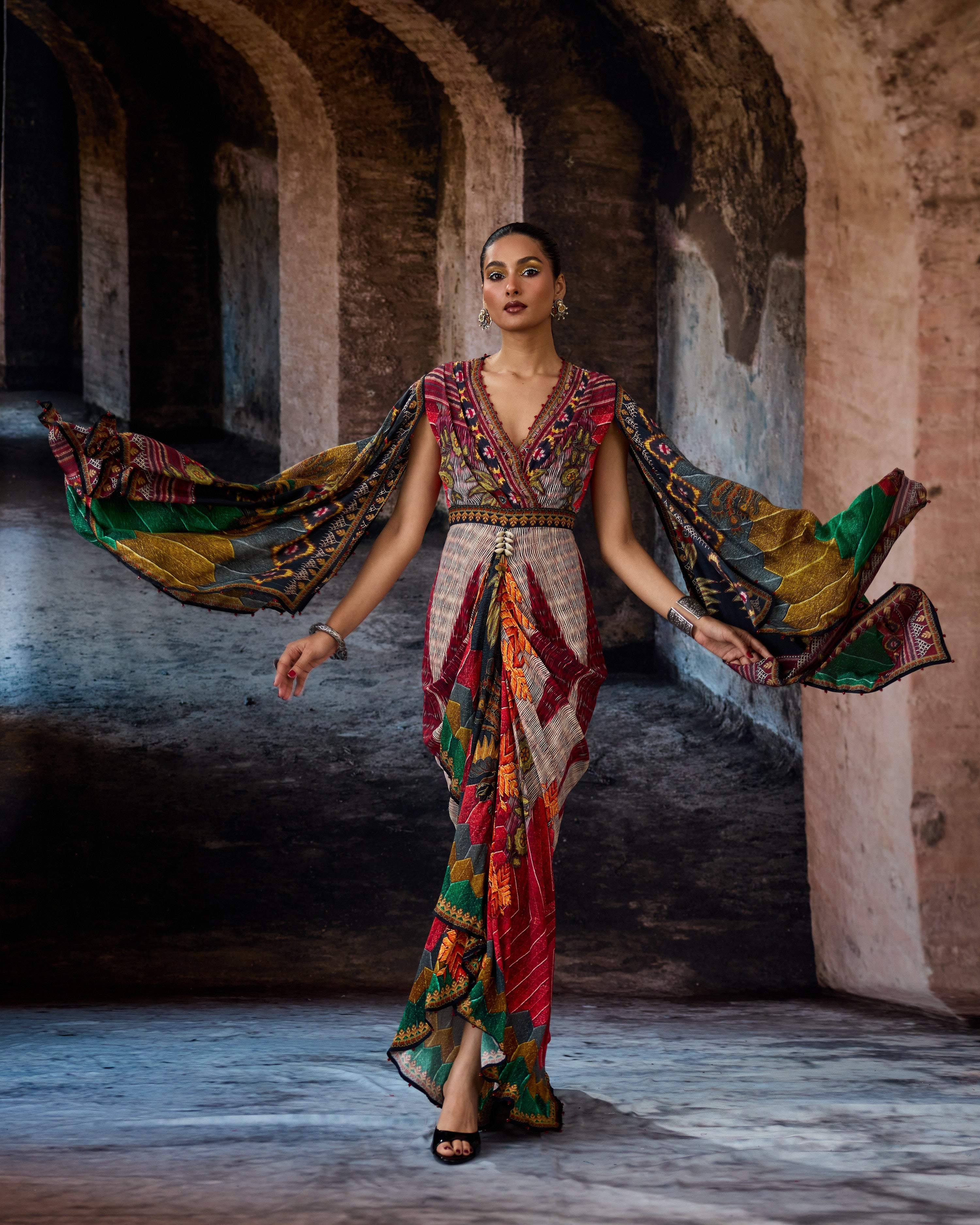 Bethari : Apsara - Eggshell/Multi