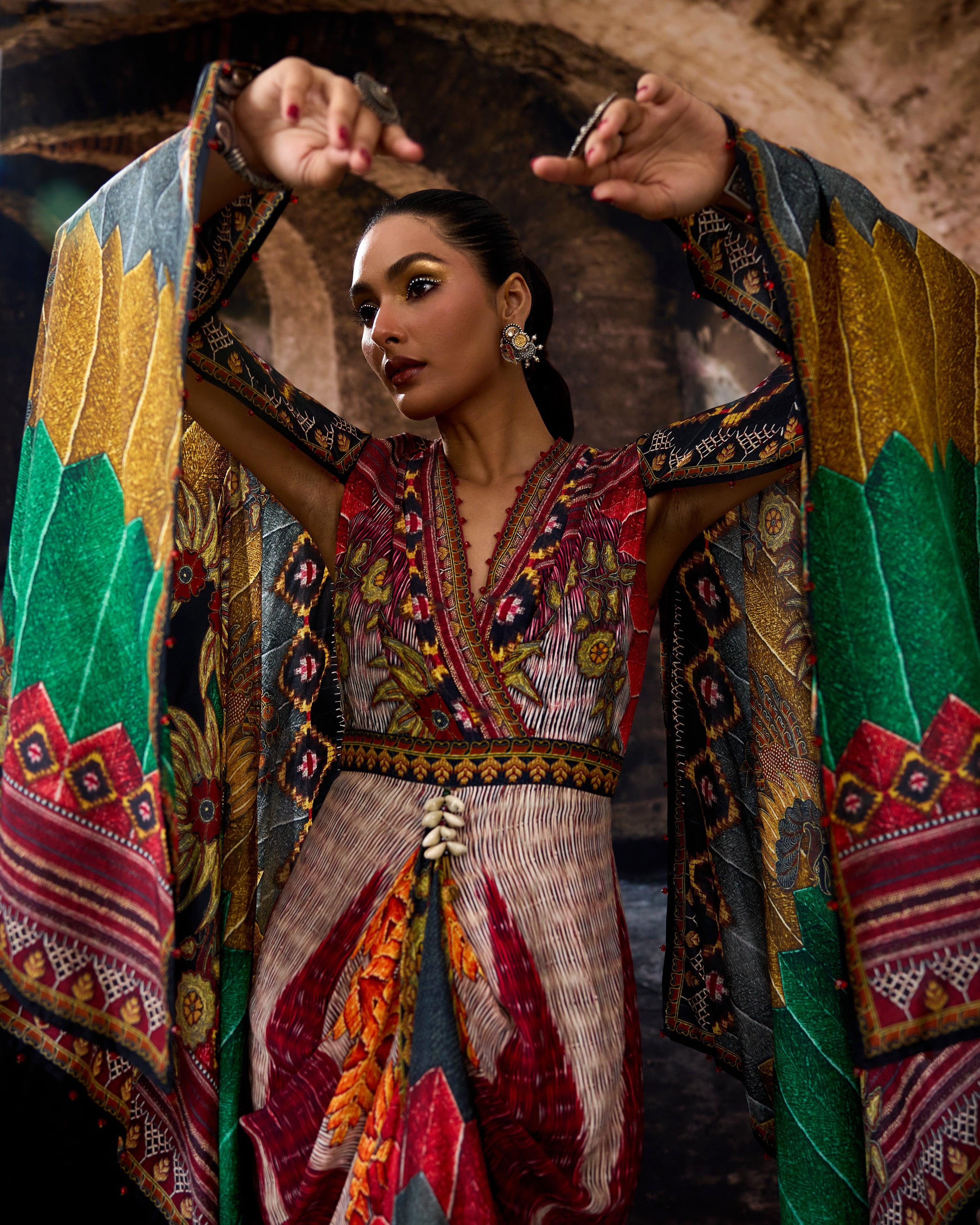 Bethari : Apsara - Eggshell/Multi