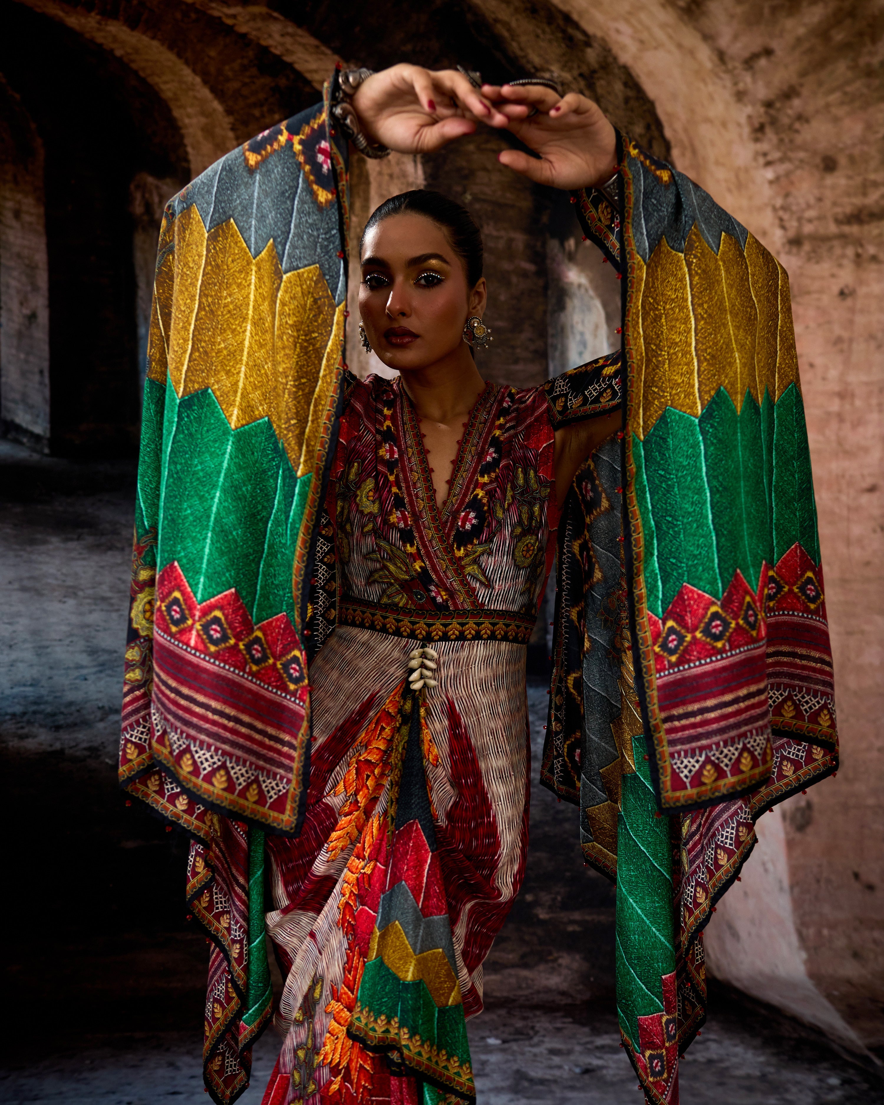 Bethari : Apsara - Eggshell/Multi