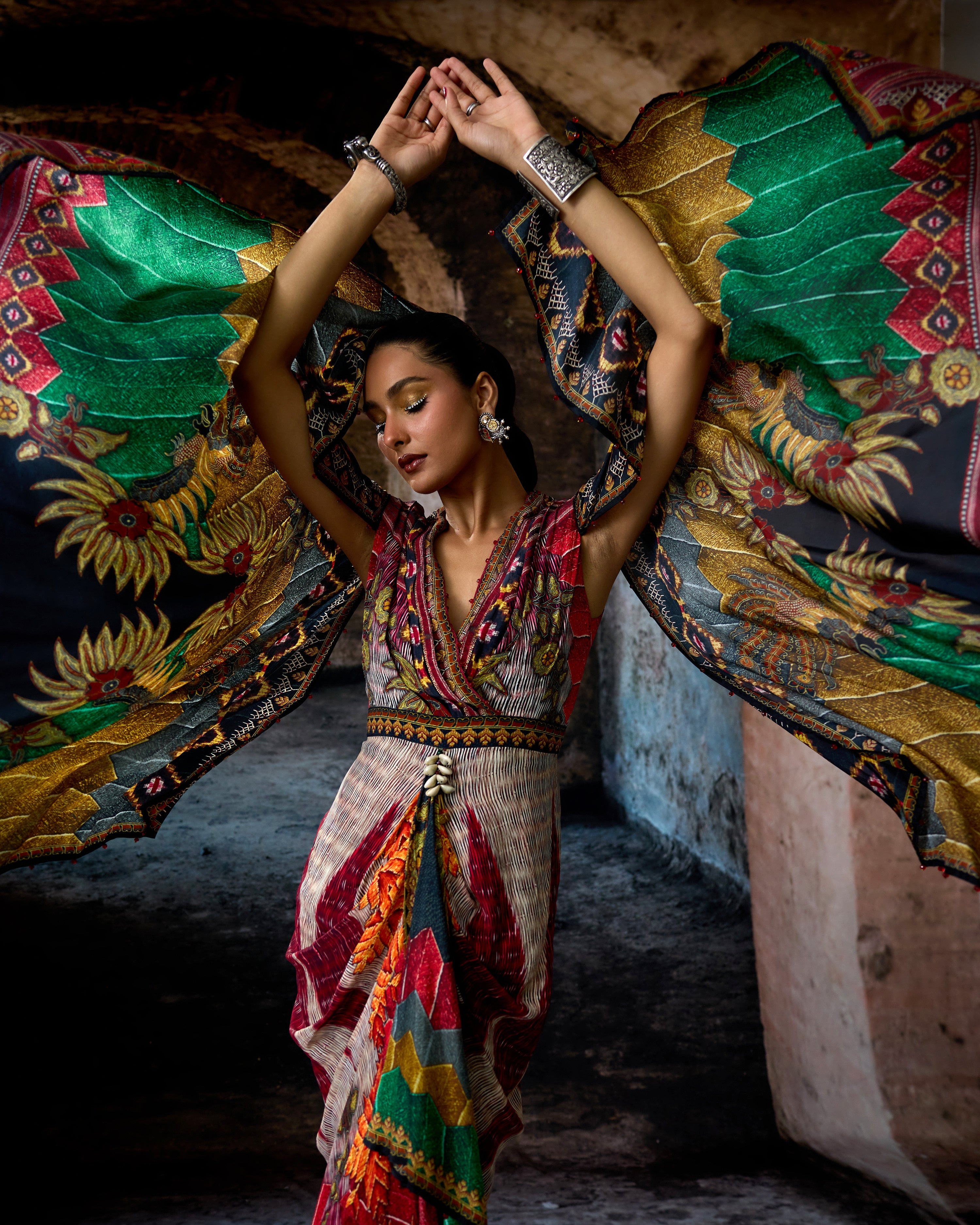 Bethari : Apsara - Eggshell/Multi