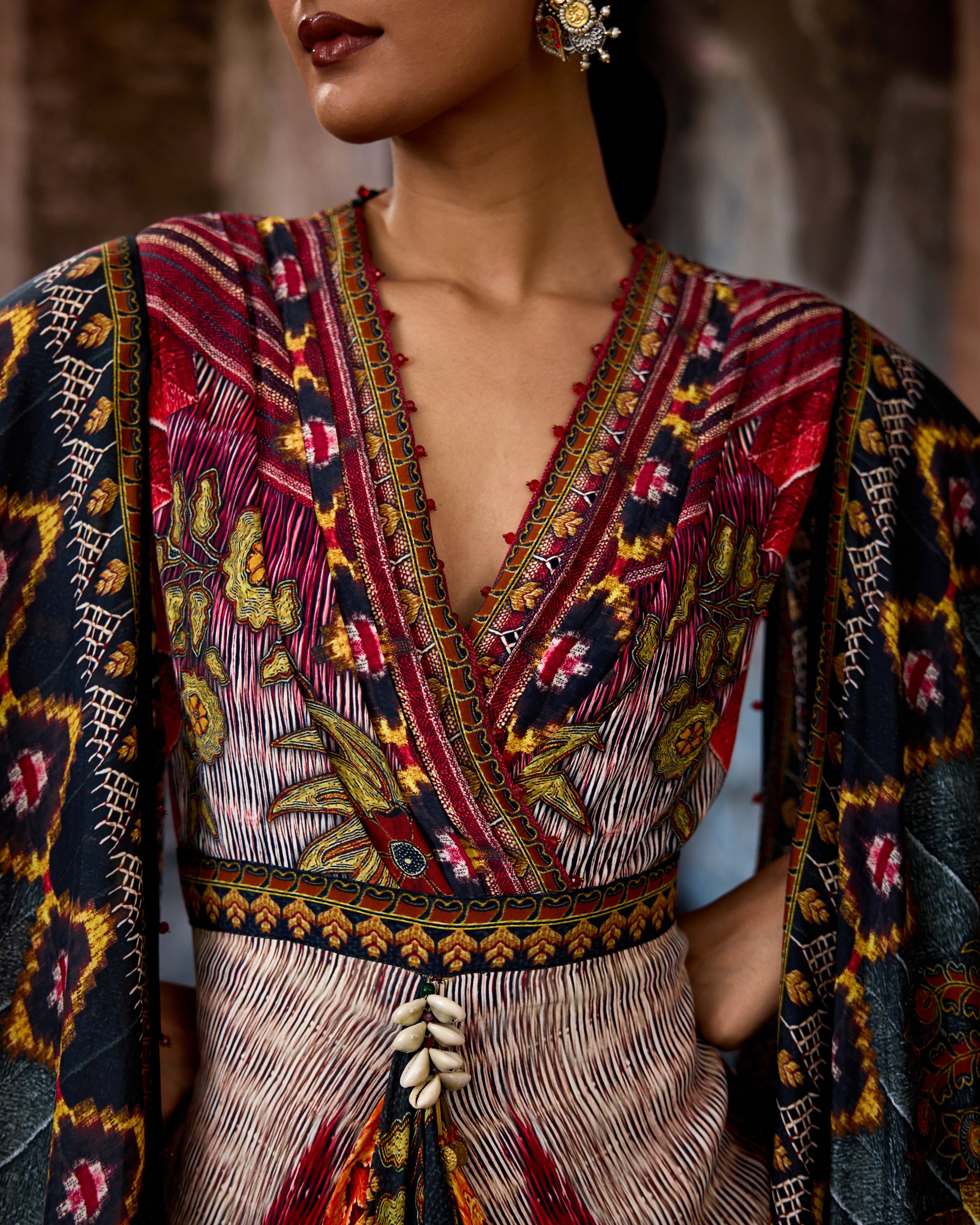 Bethari : Apsara - Eggshell/Multi