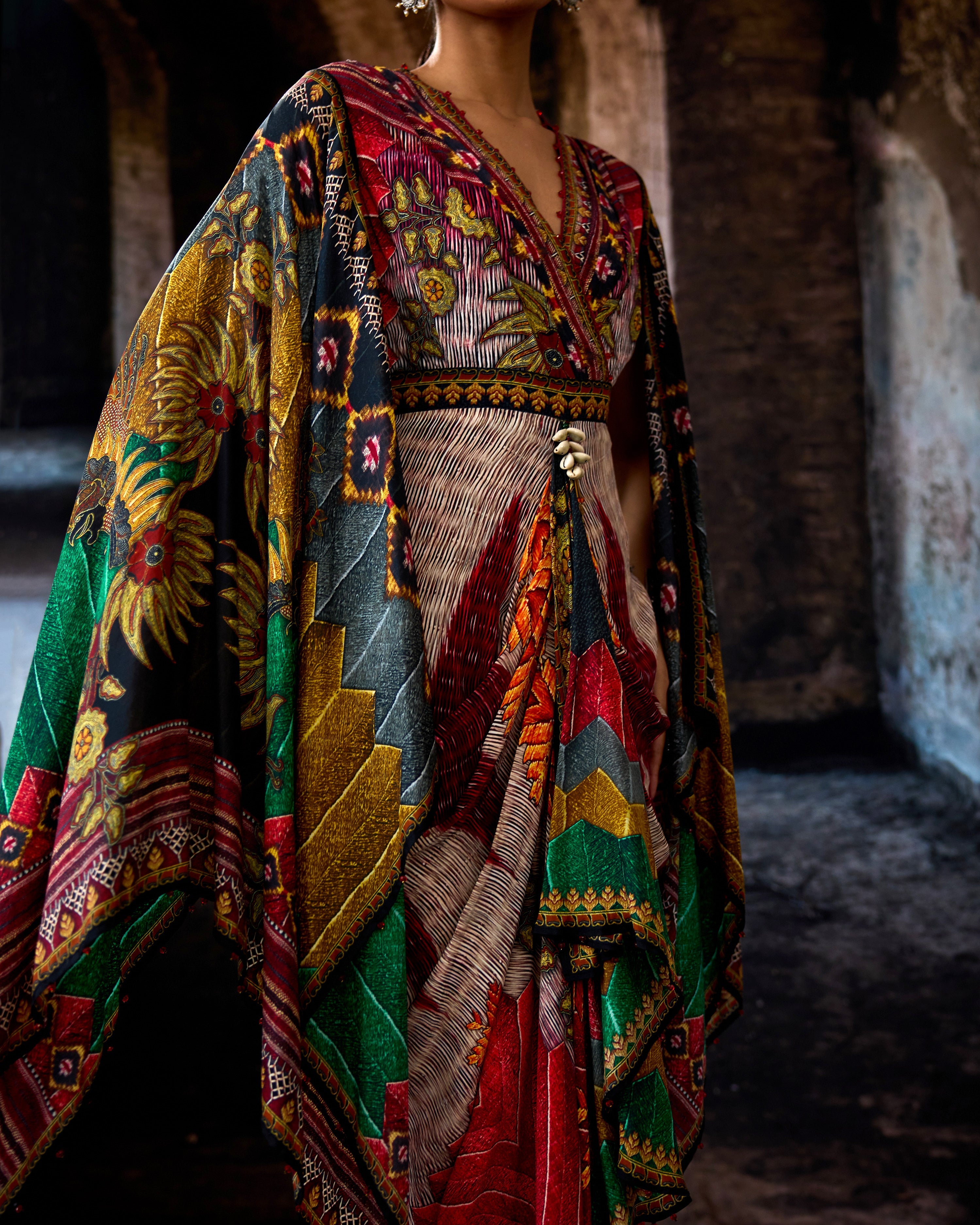 Bethari : Apsara - Eggshell/Multi