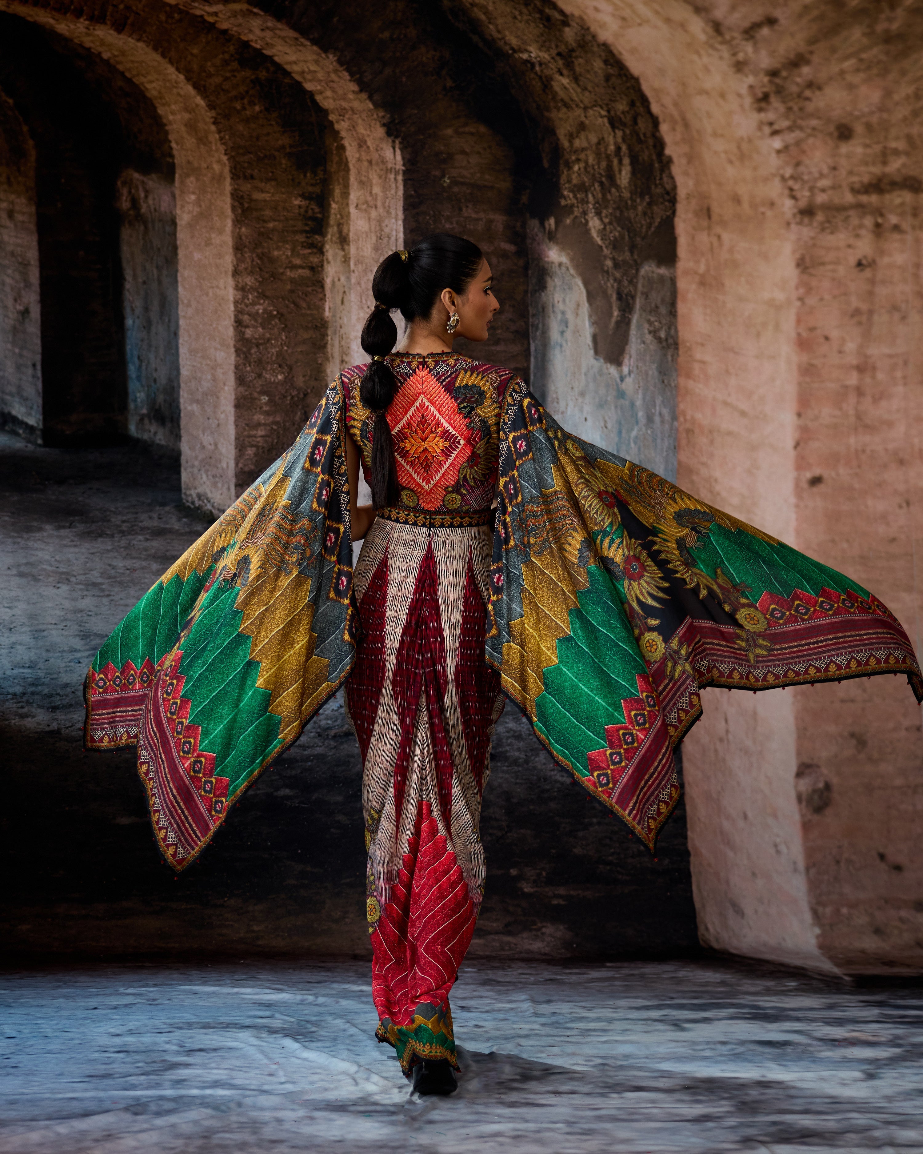 Bethari : Apsara - Eggshell/Multi