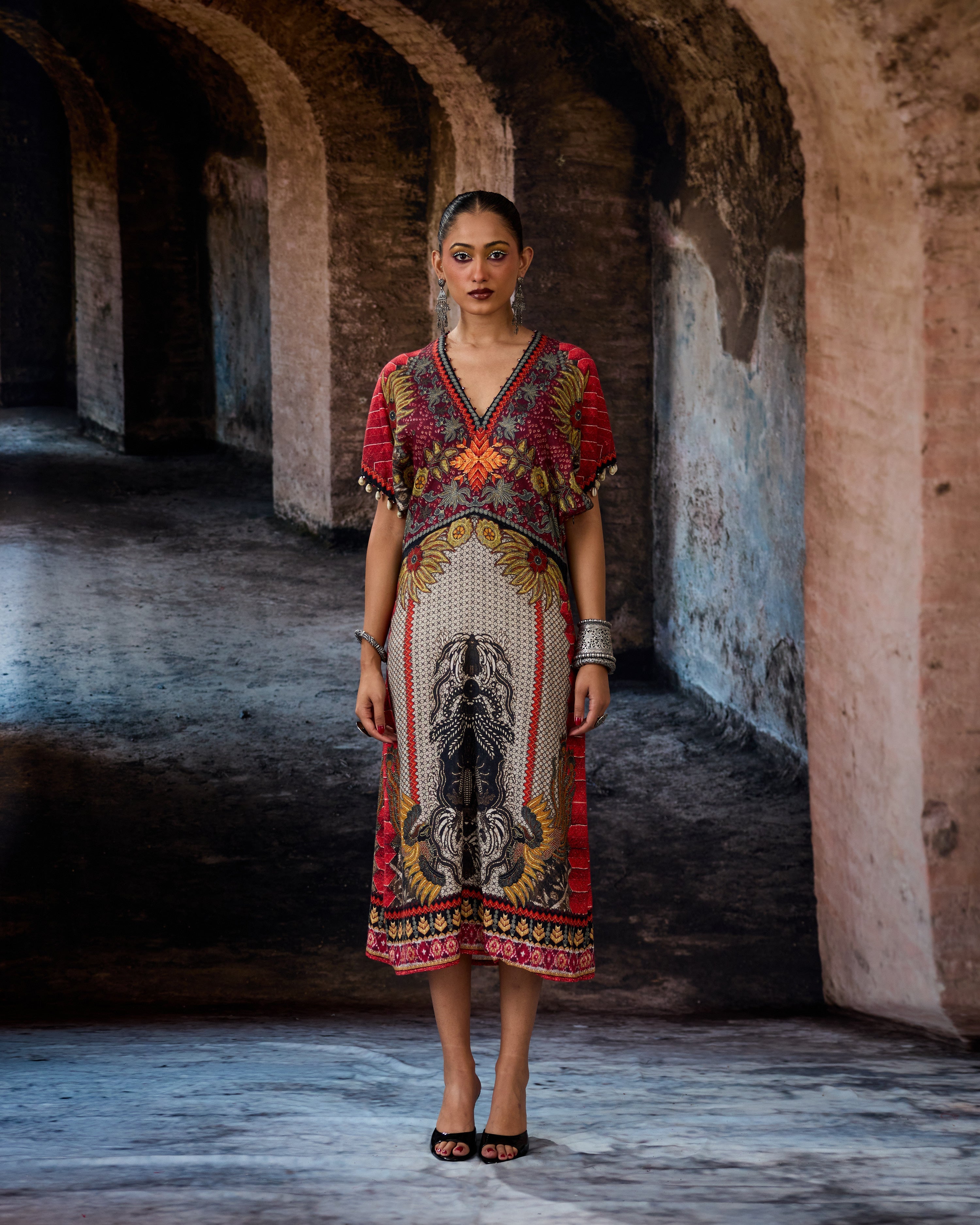 Bethari : Sabrina - Eggshell/Red