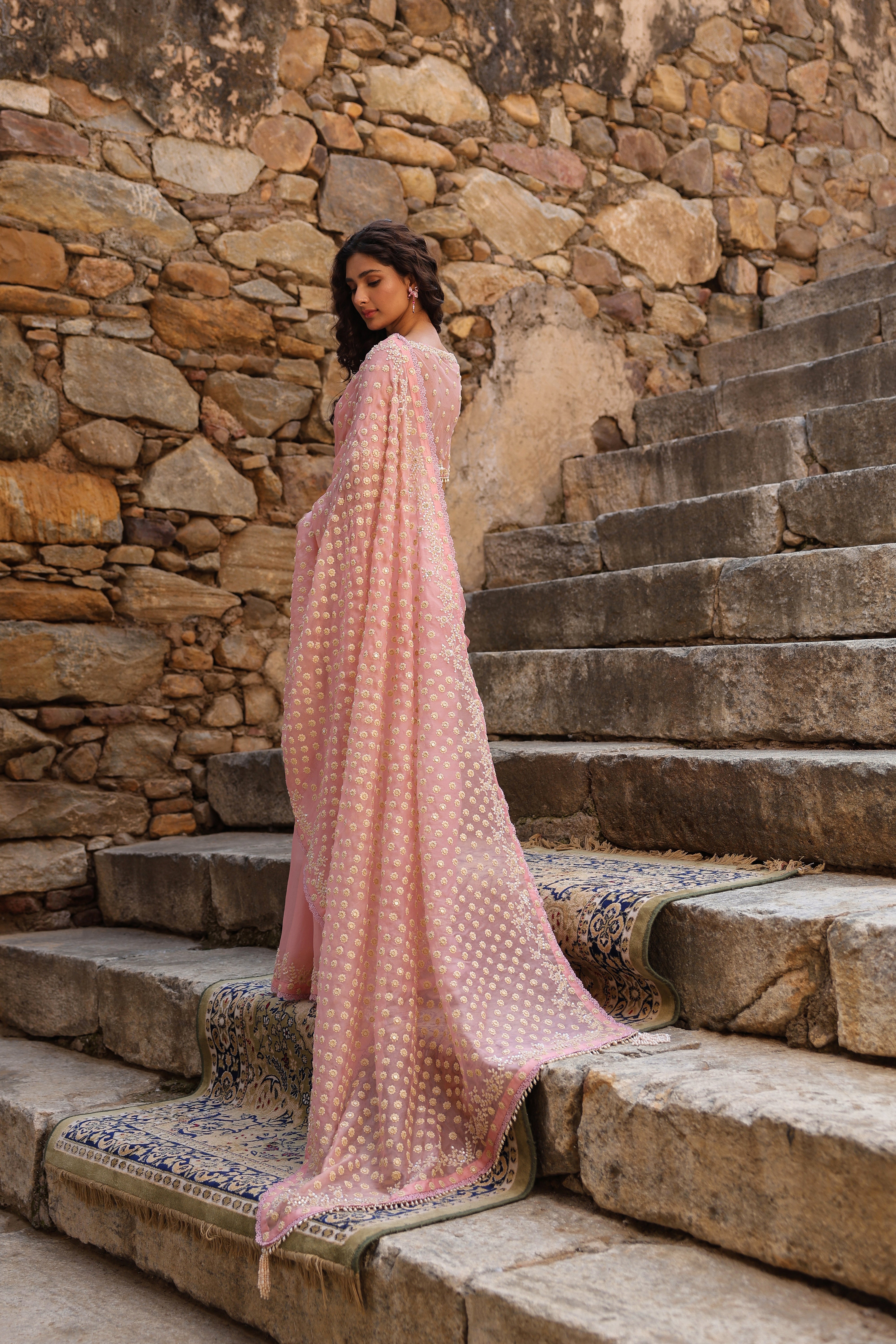 Vaayu Pink Heavy Butti Jaal Saree Set