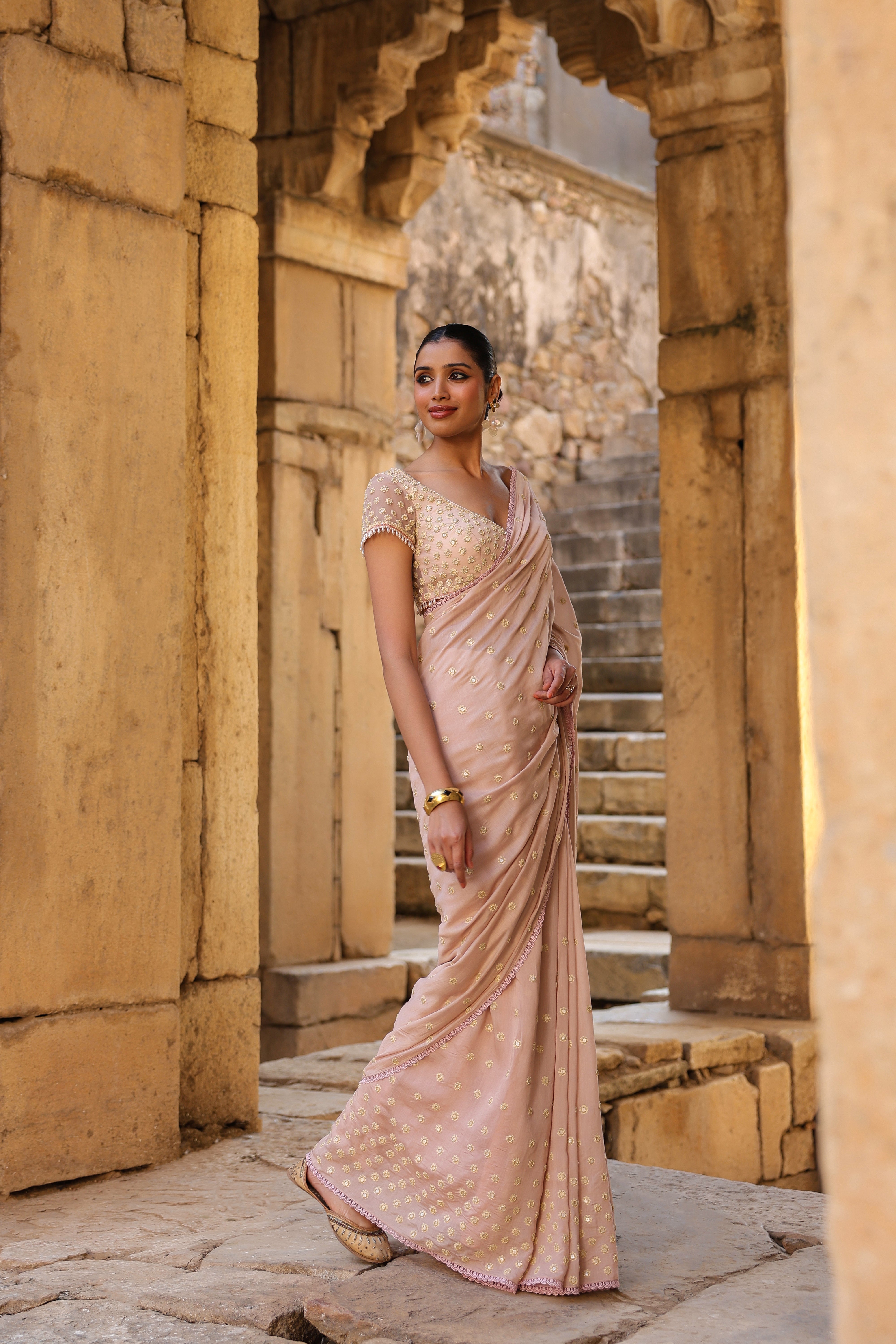 Vaayu Light Pink Heavy Buti Saree Set