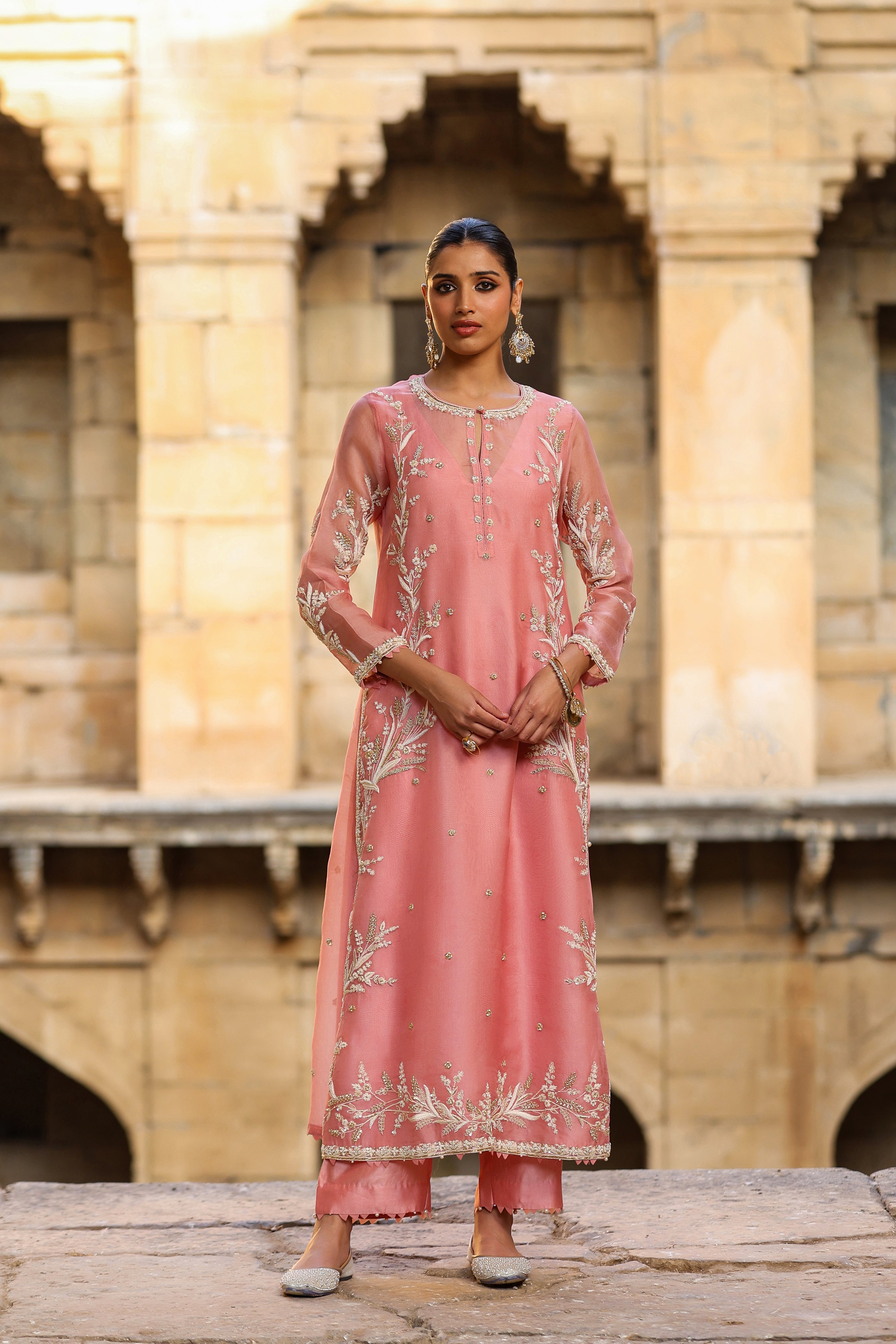 Vaayu Pink Phool Patti Kurta Set