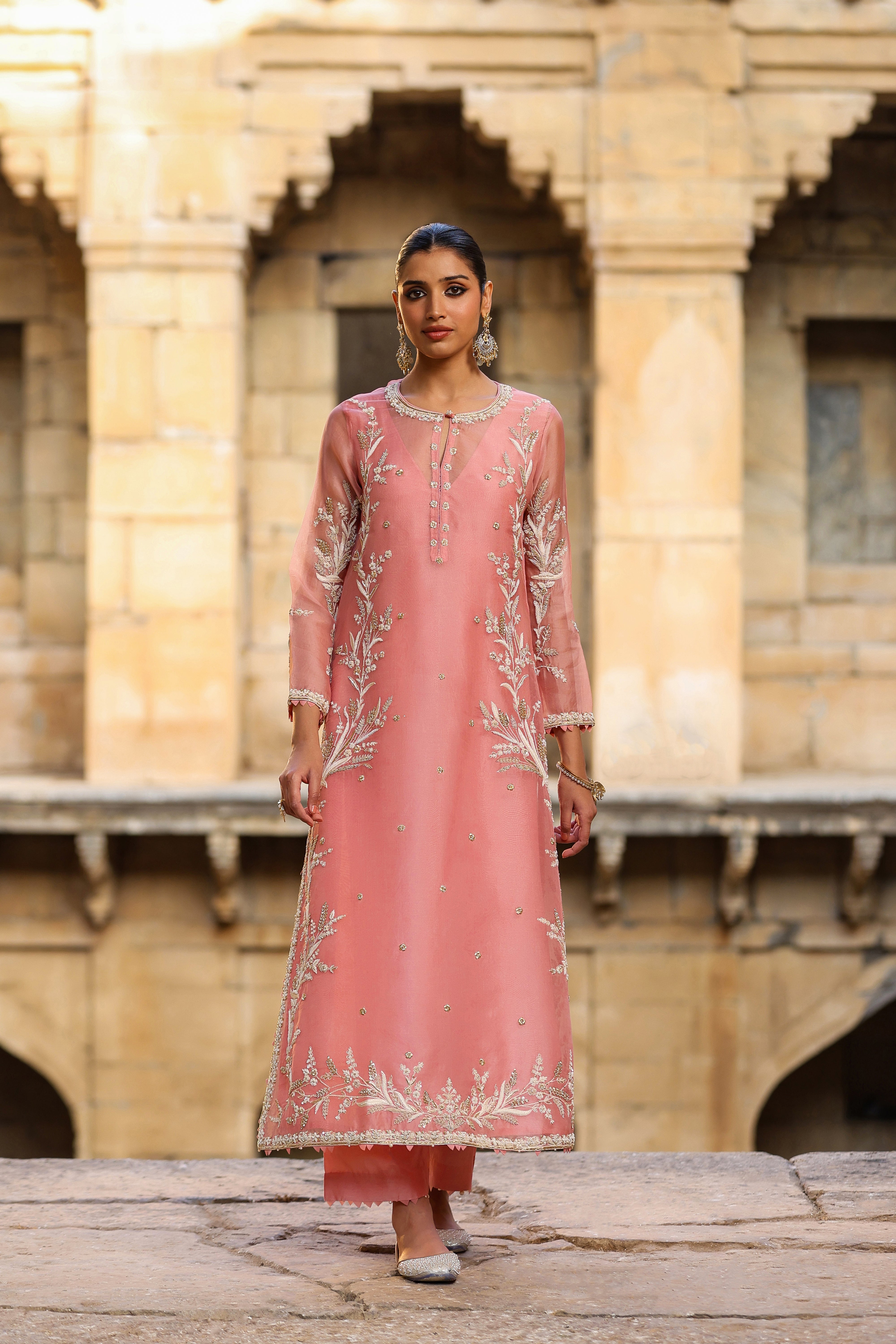 Vaayu Pink Phool Patti Kurta Set