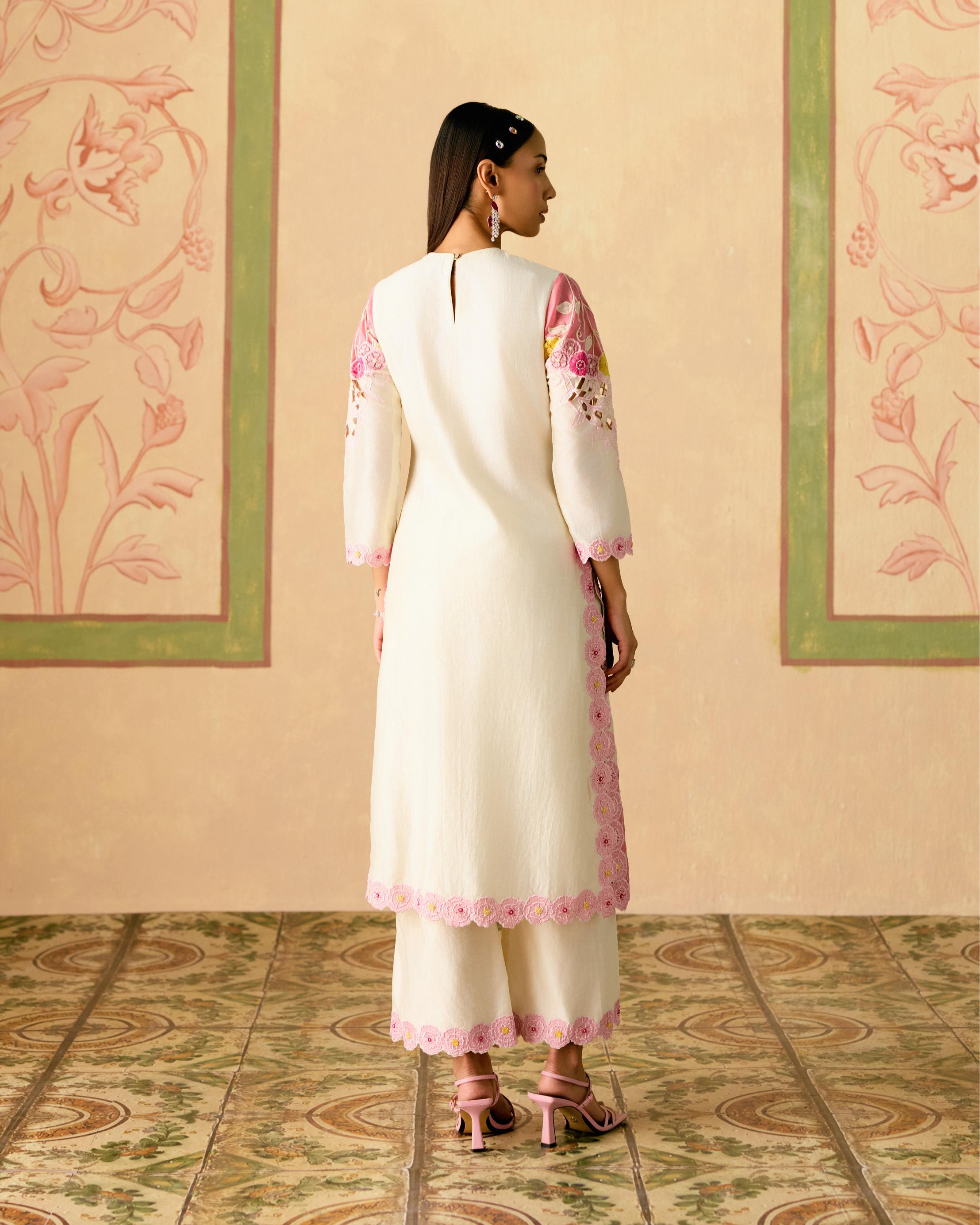 IVORY AND PINK COLOUR BLOCK APPLIQUE KURTA WITH PANTS